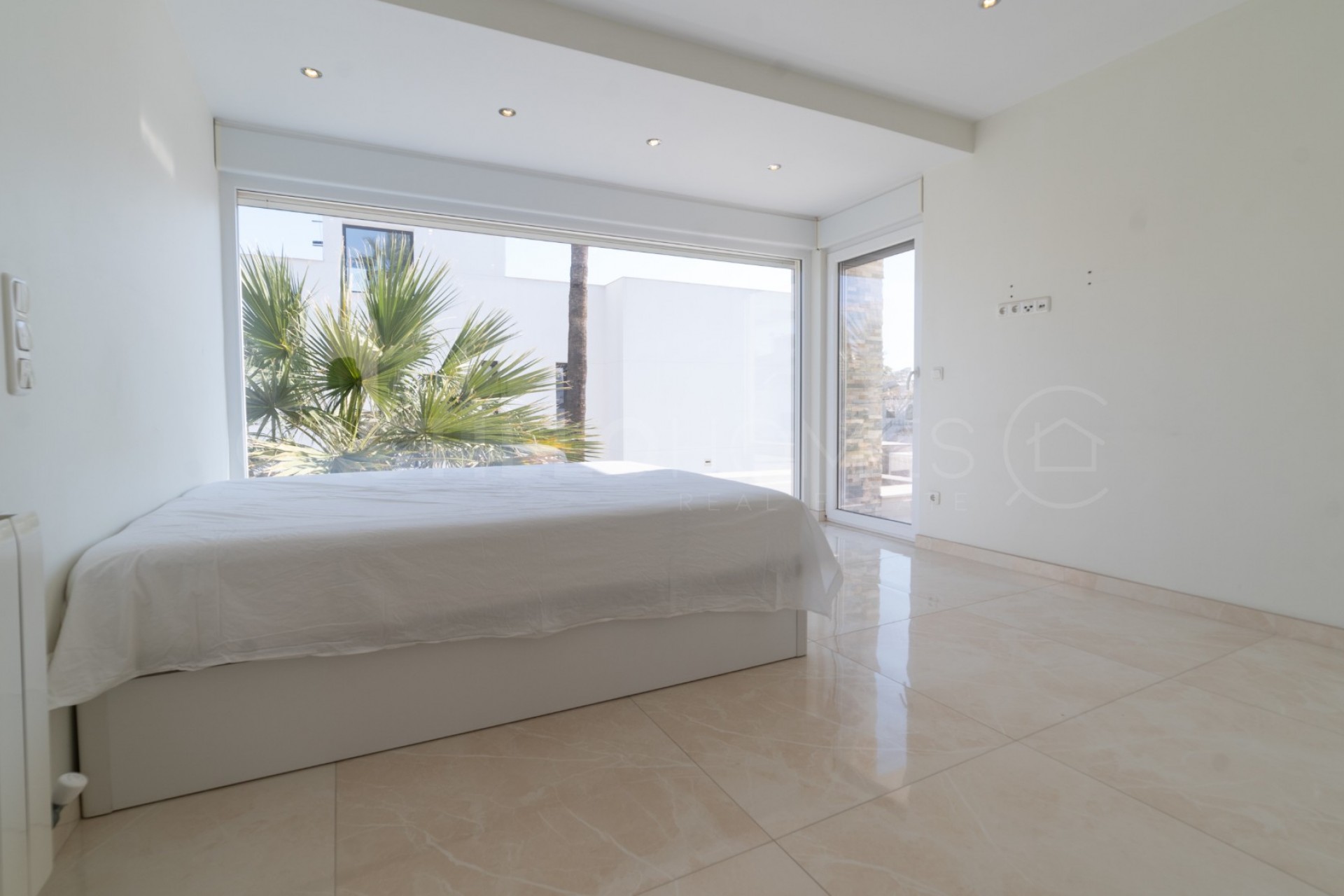 Resale - Villa -
Orihuela Costa - La Zenia