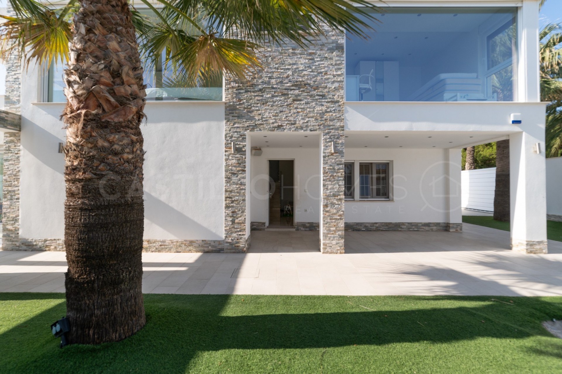 Resale - Villa -
Orihuela Costa - La Zenia