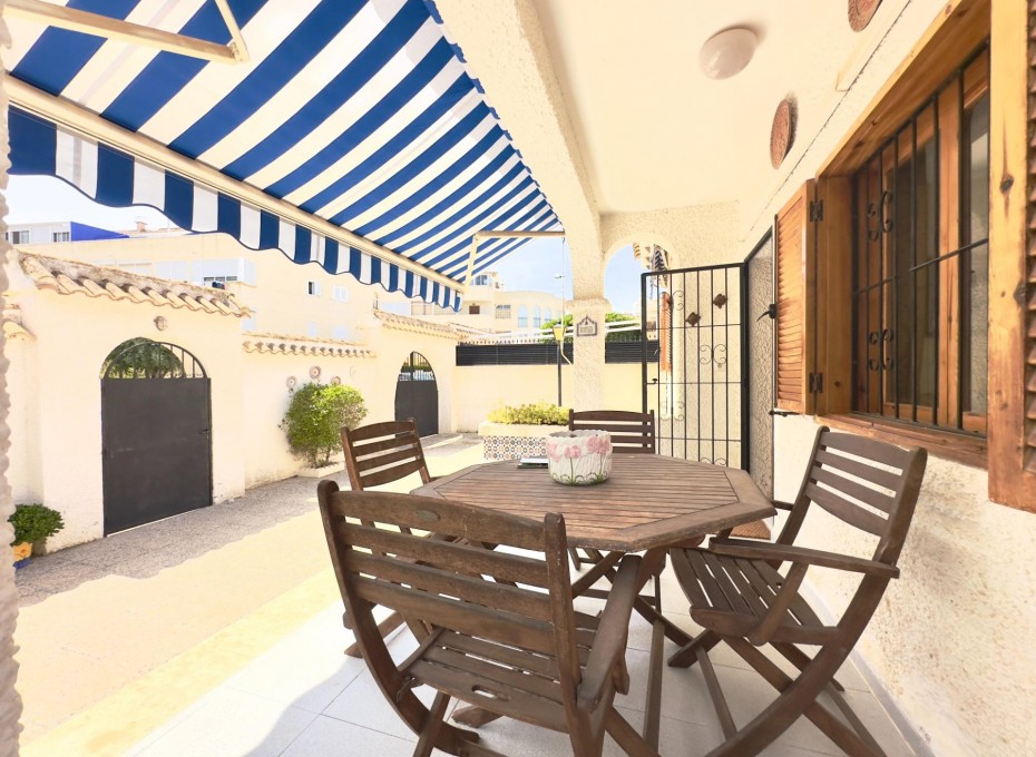 Resale - Villa -
Orihuela Costa - La Zenia