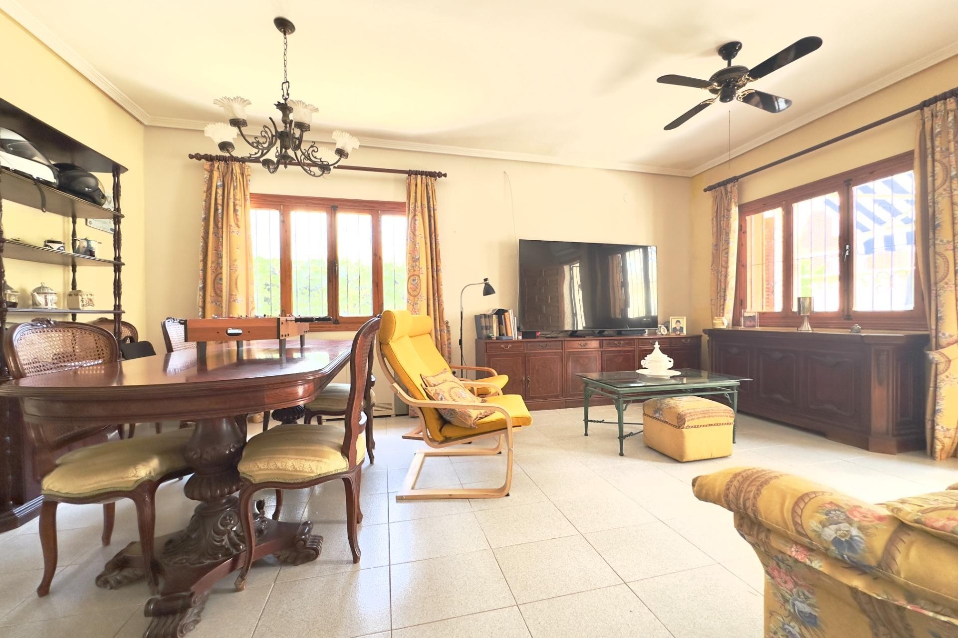 Resale - Villa -
Orihuela Costa - La Zenia
