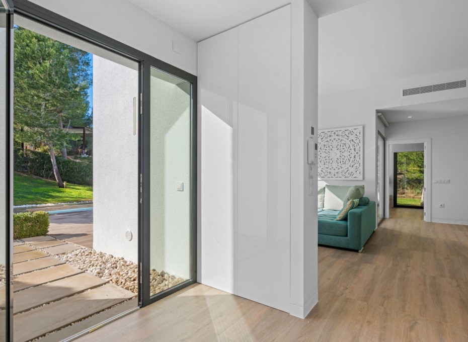 Resale - Villa -
Orihuela Costa - Las Colinas golf