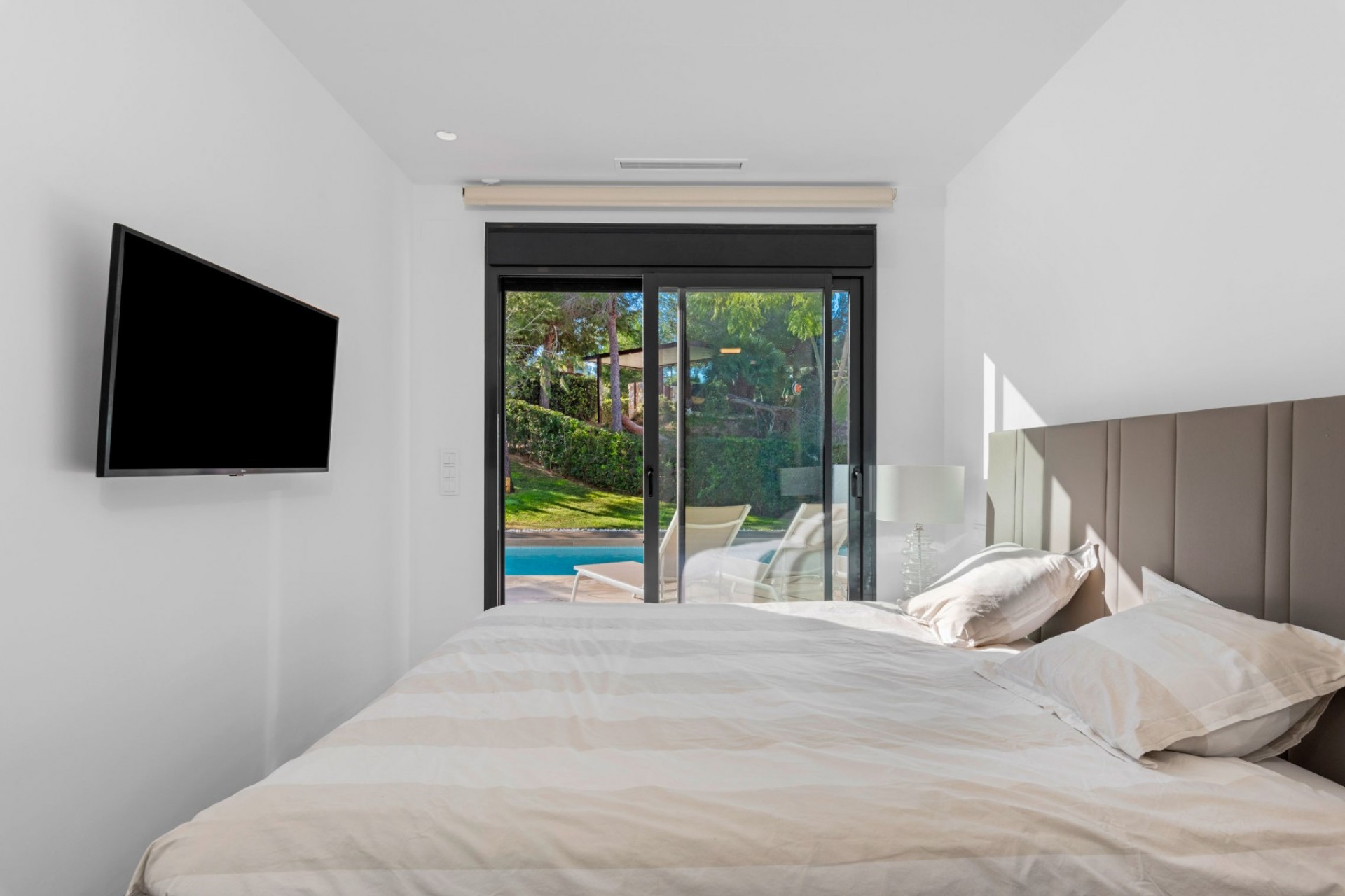 Resale - Villa -
Orihuela Costa - Las Colinas golf