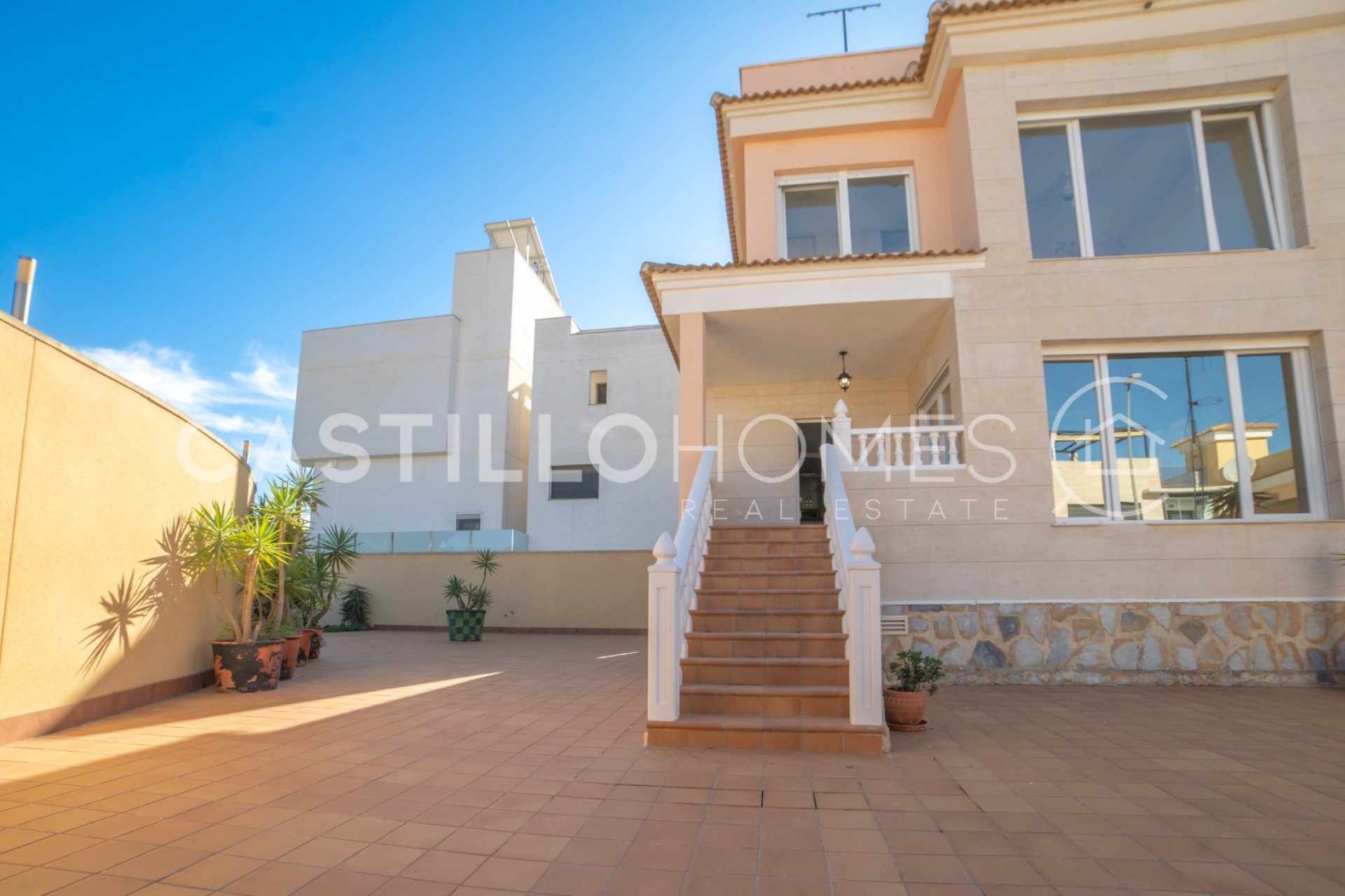 Resale - Villa -
Orihuela Costa - Las Filipinas