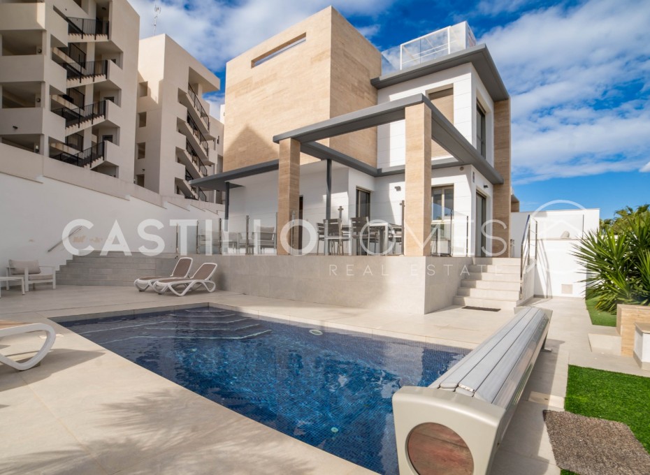 Resale - Villa -
Orihuela Costa - Las Filipinas