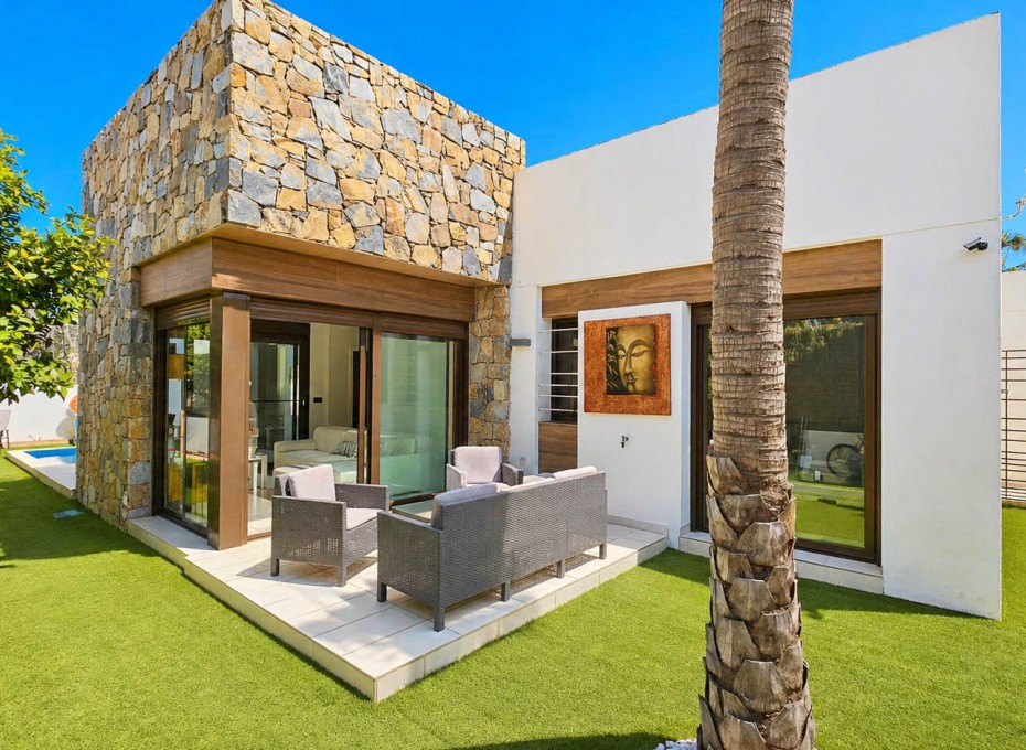 Resale - Villa -
Orihuela Costa - Lomas De Cabo Roig