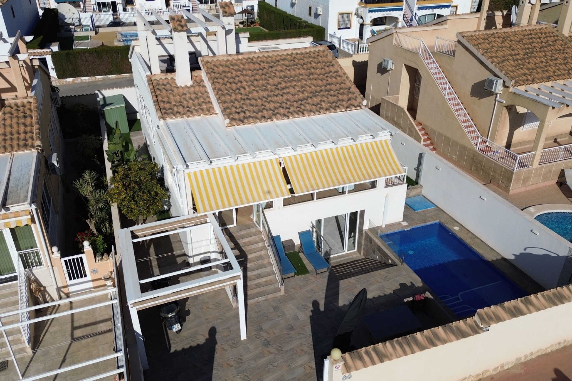 Resale - Villa -
Orihuela Costa - Los Altos