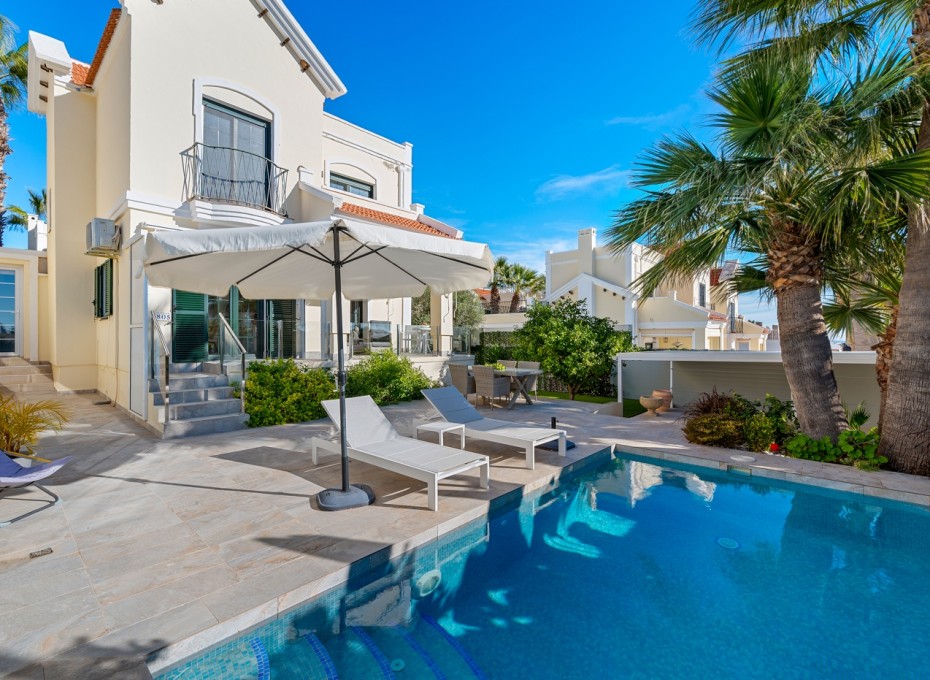 Resale - Villa * -
Orihuela Costa* - Los Dolses*