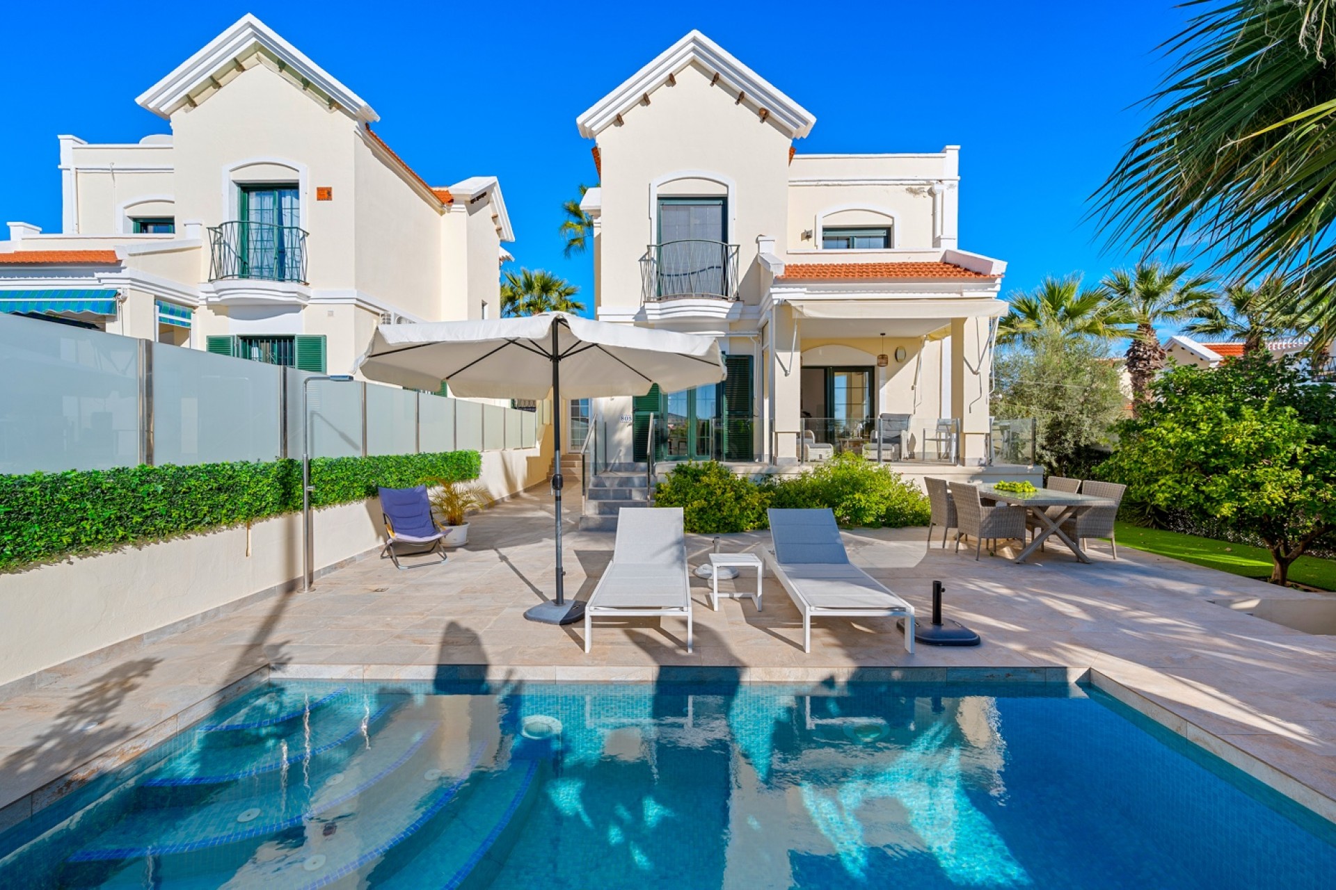 Resale - Villa * -
Orihuela Costa* - Los Dolses*