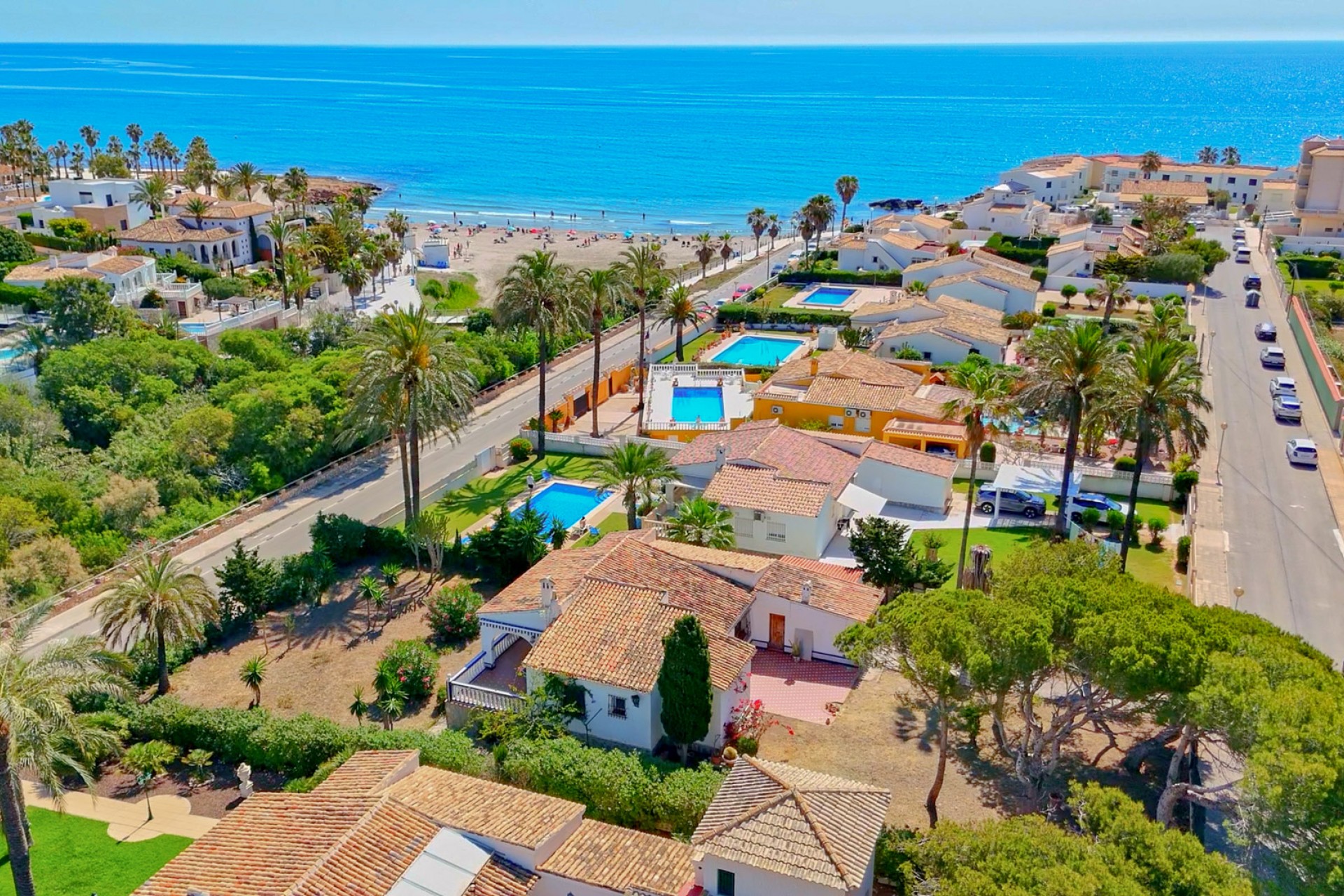 Resale - Villa -
Orihuela Costa - Playa Flamenca