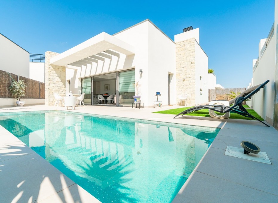 Resale - Villa -
Orihuela Costa - Villamartin Golf