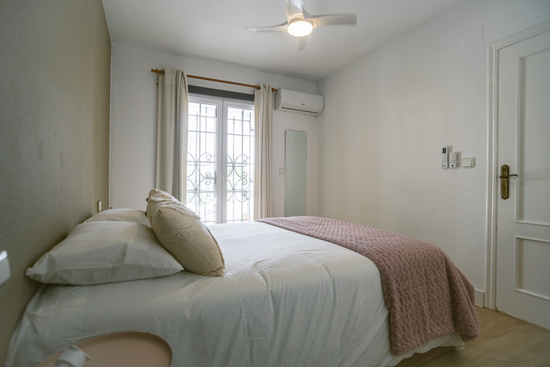 Resale - Villa -
Orihuela Costa - Villamartín