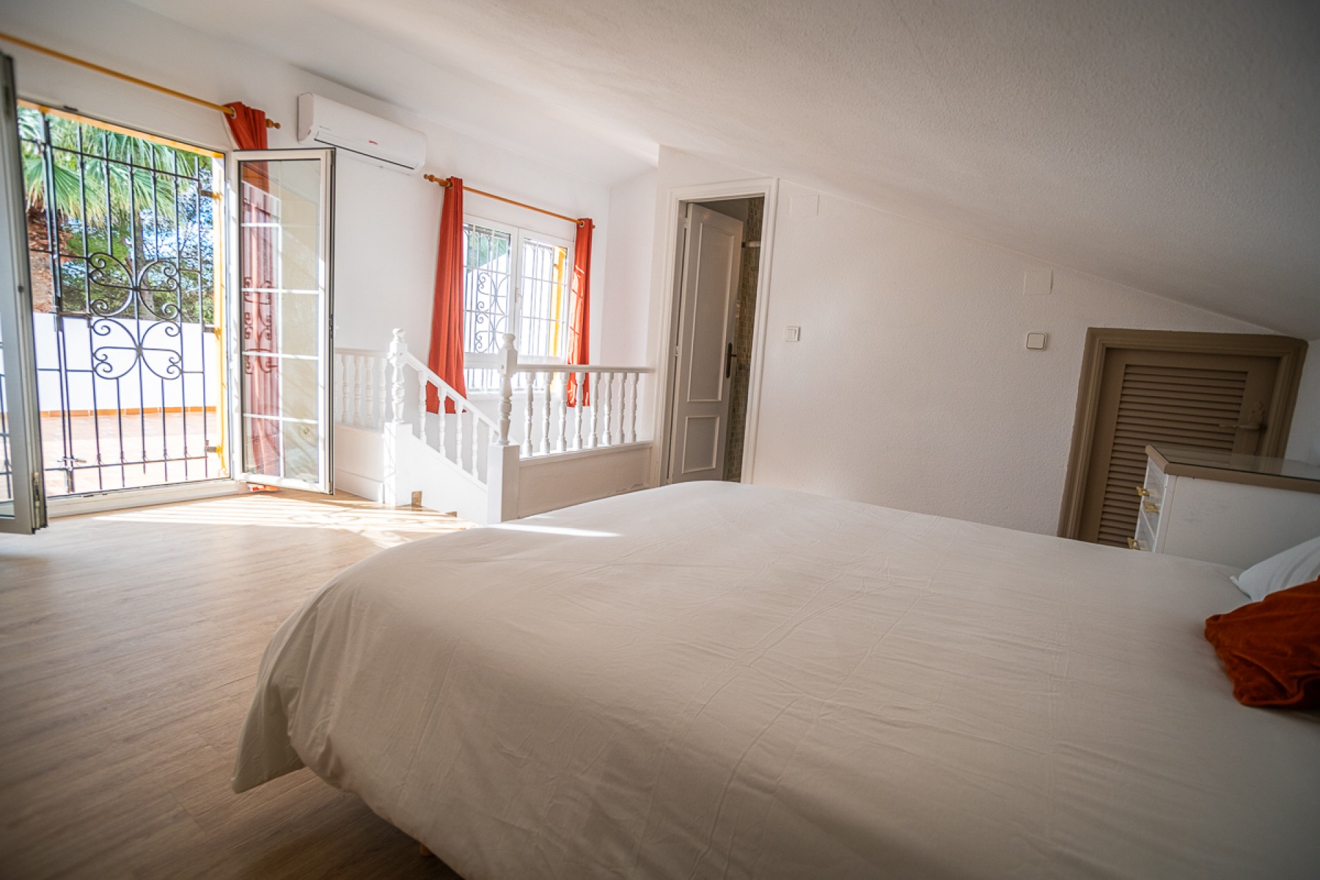 Resale - Villa -
Orihuela Costa - Villamartín