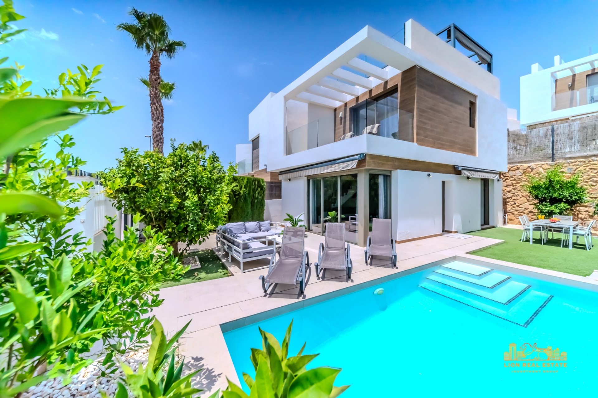 Resale - Villa -
Orihuela Costa - Villamartín