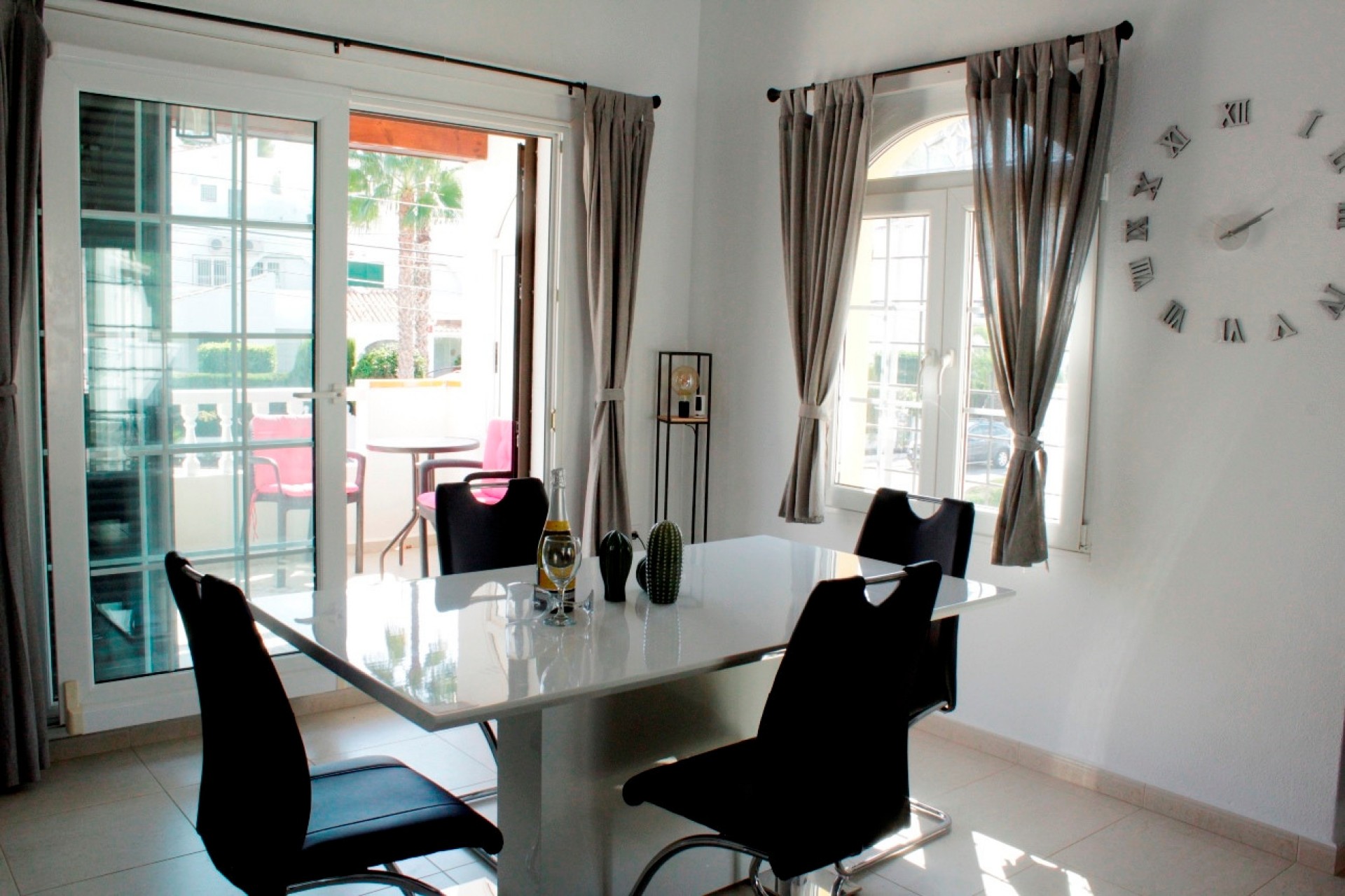 Resale - Villa -
Orihuela Costa - Villamartín