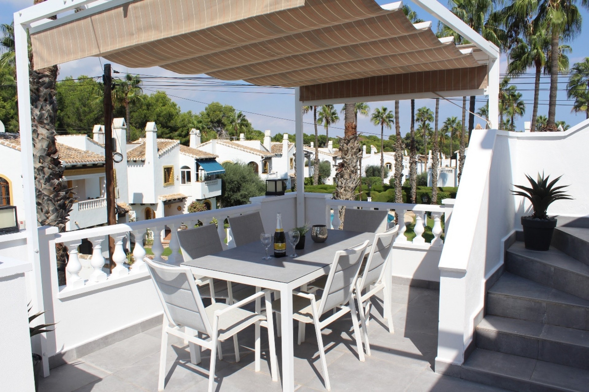 Resale - Villa -
Orihuela Costa - Villamartín