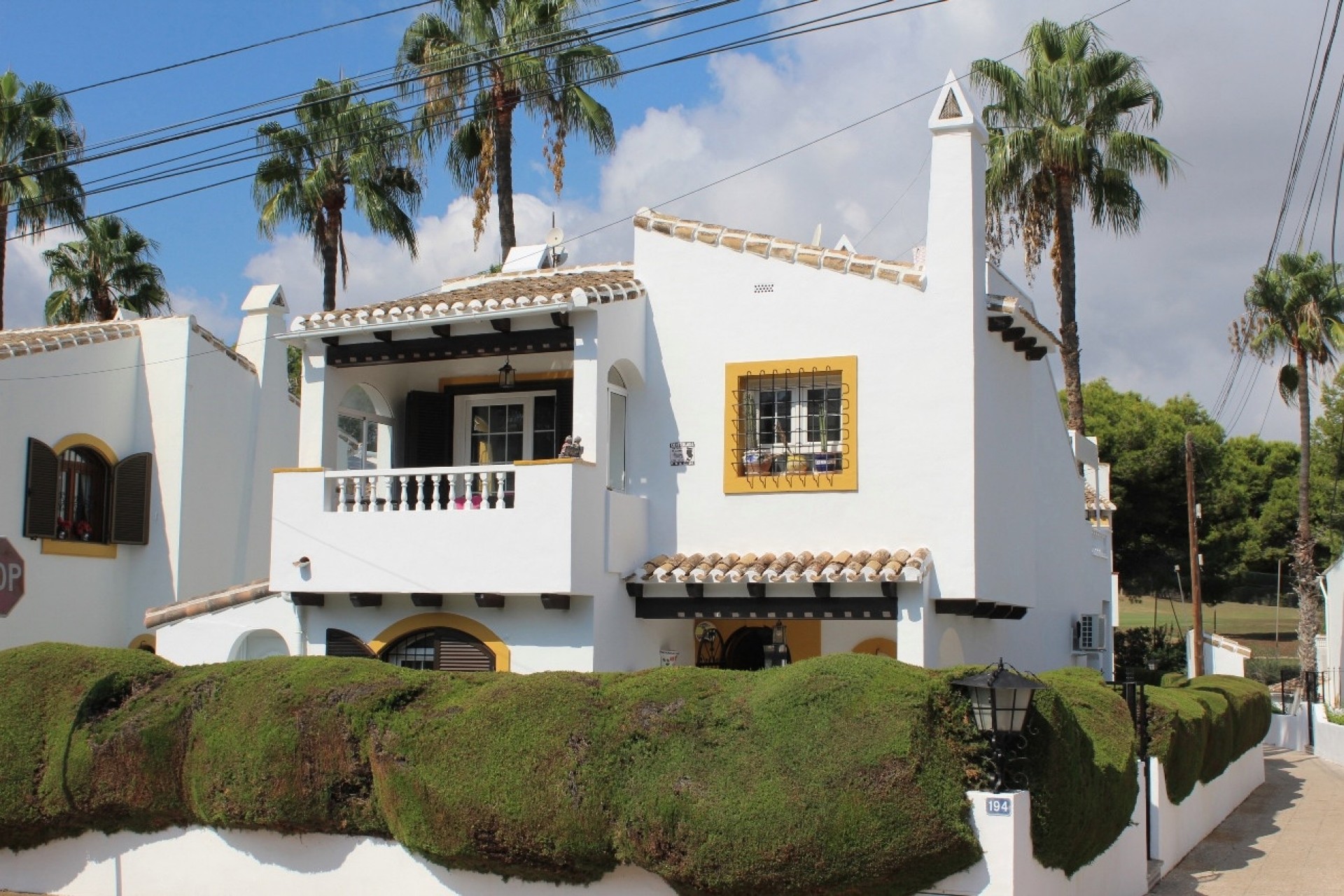Resale - Villa -
Orihuela Costa - Villamartín