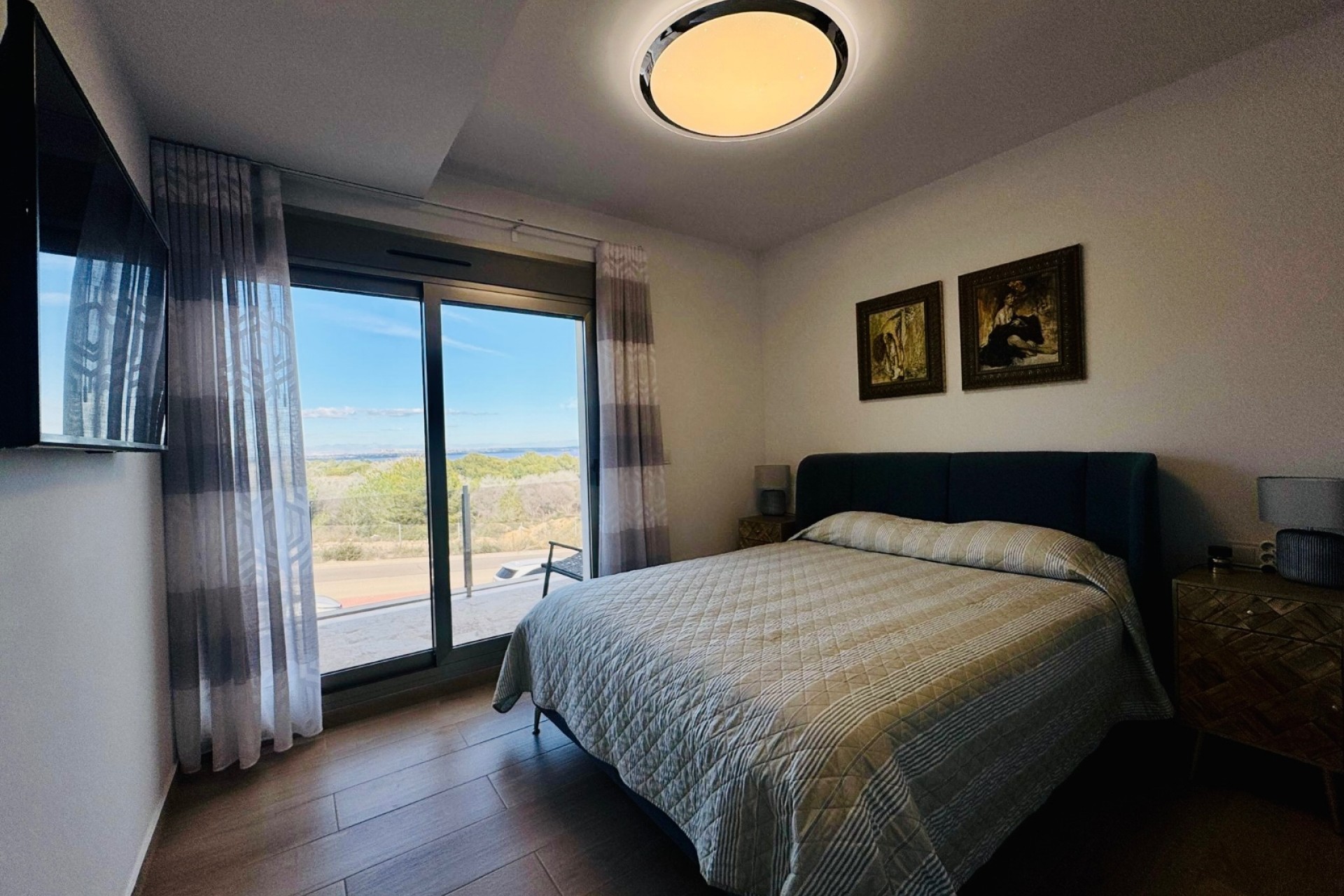 Resale - Villa -
Orihuela Costa - Villamartín