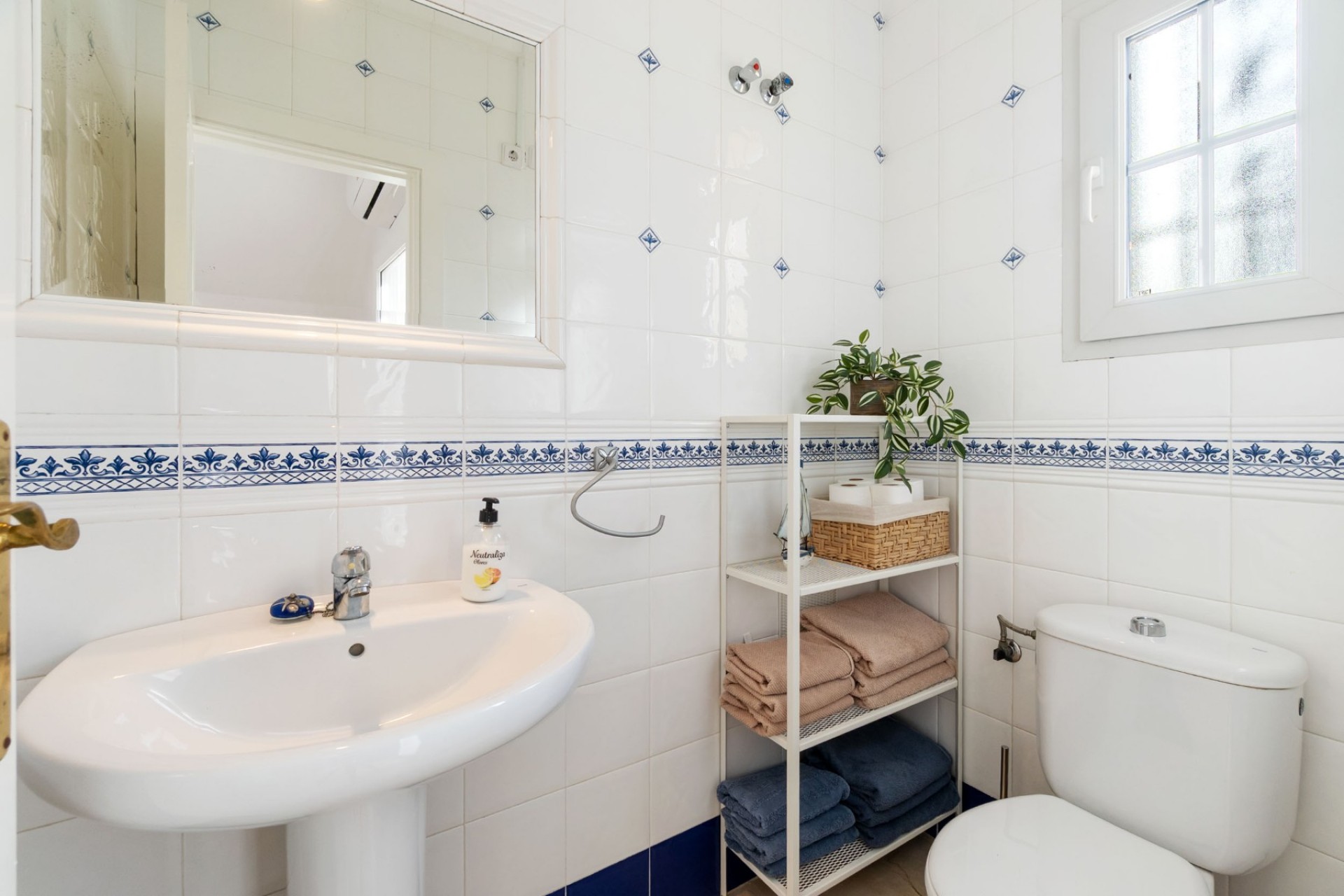 Resale - Villa -
Orihuela Costa - Villamartín