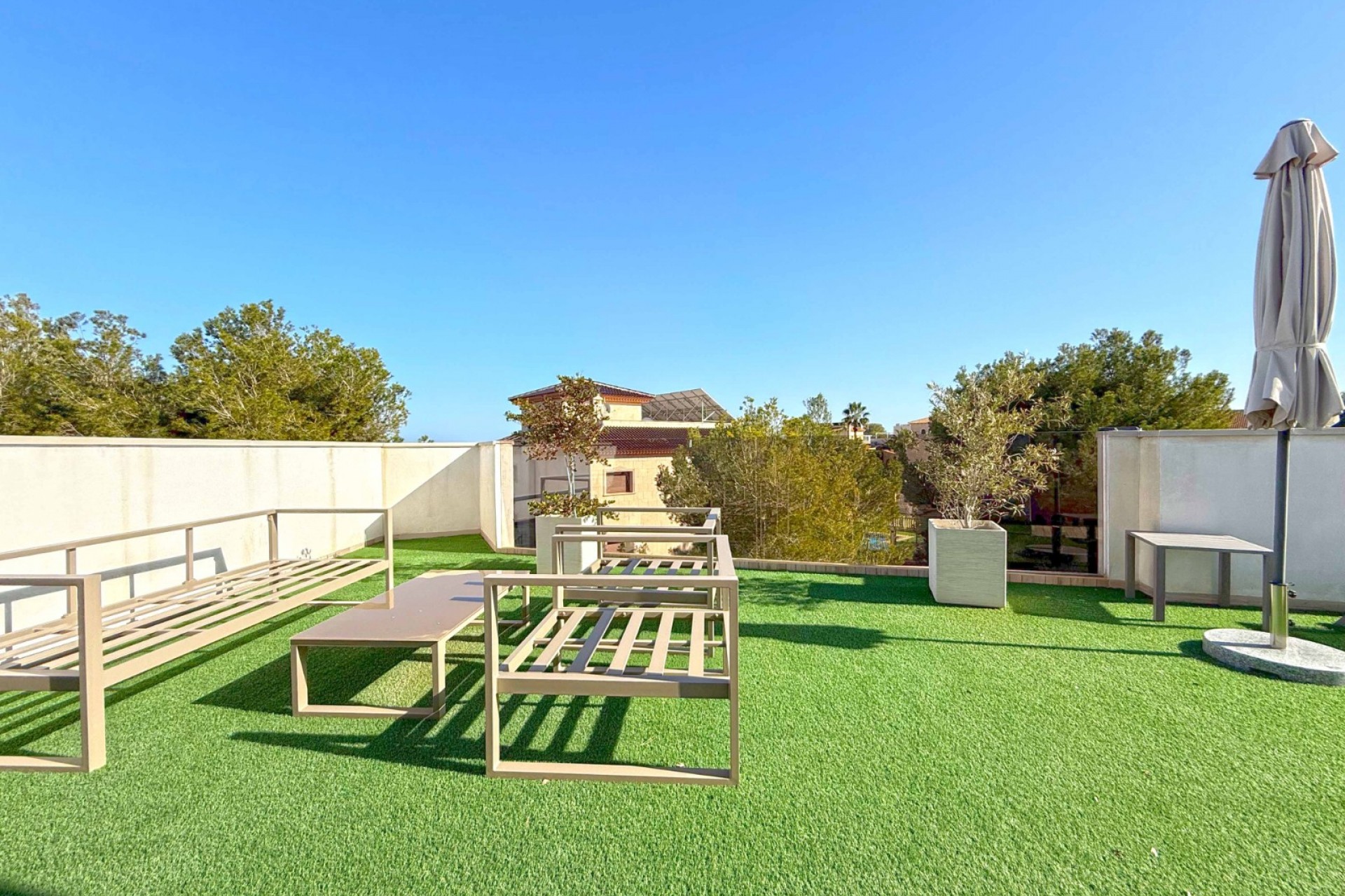 Resale - Villa -
Orihuela Costa - Villamartín