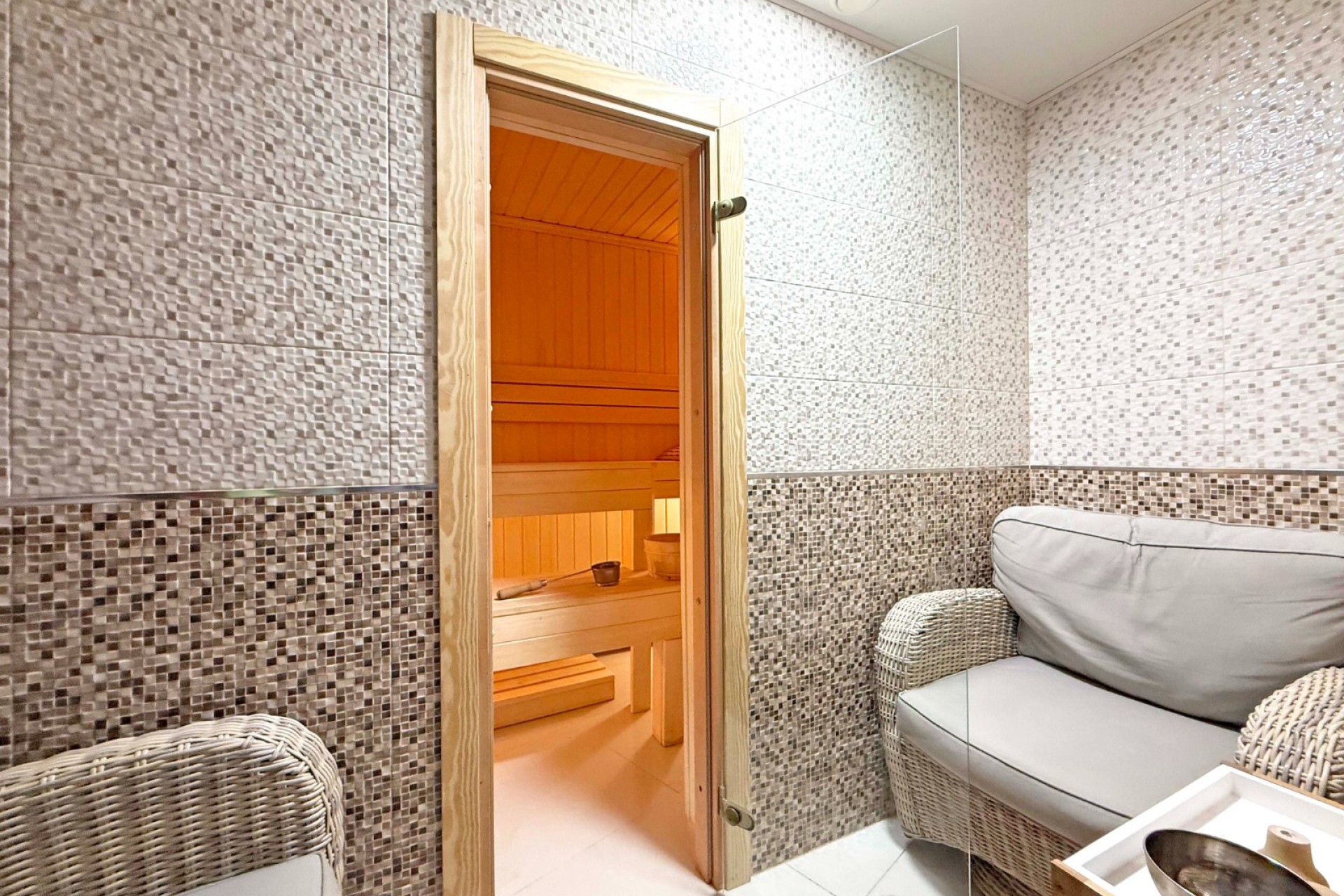 Resale - Villa -
Orihuela Costa - Villamartín