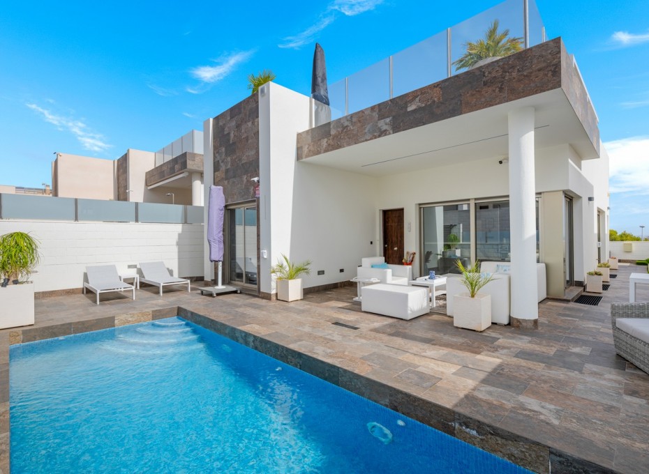 Resale - Villa -
Orihuela Costa - Villamartín