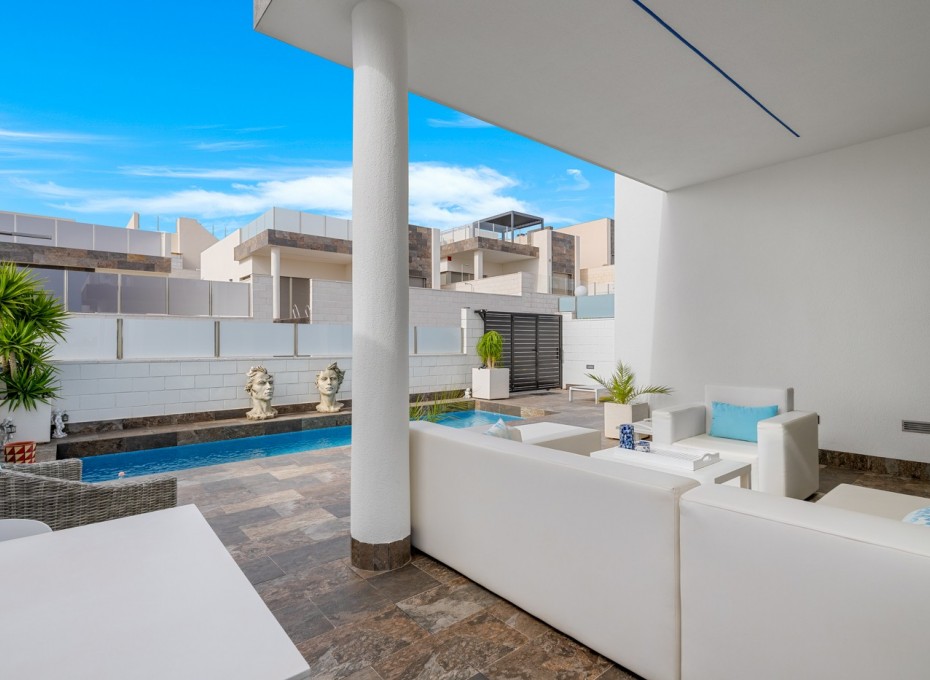 Resale - Villa -
Orihuela Costa - Villamartín