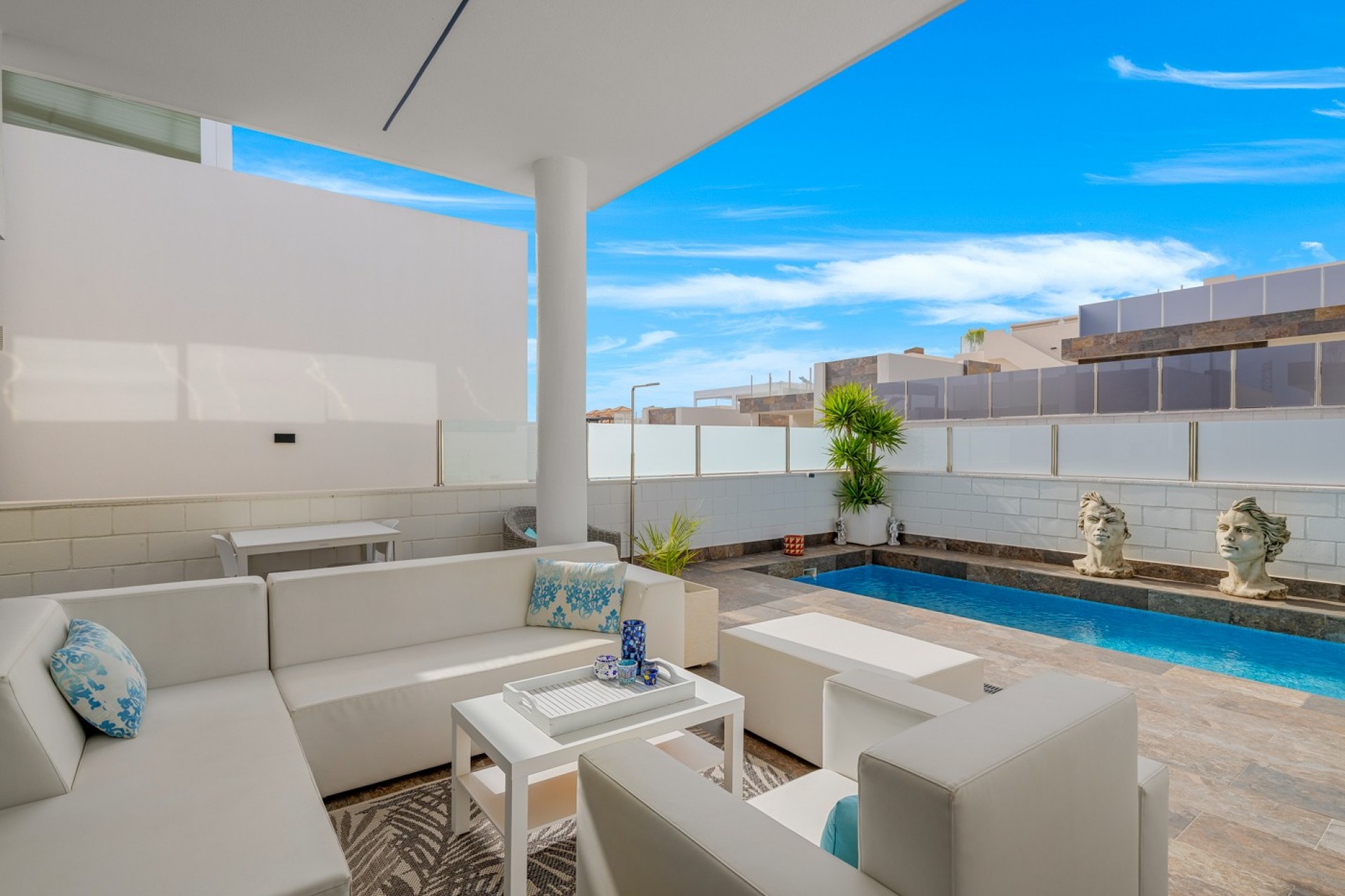 Resale - Villa -
Orihuela Costa - Villamartín