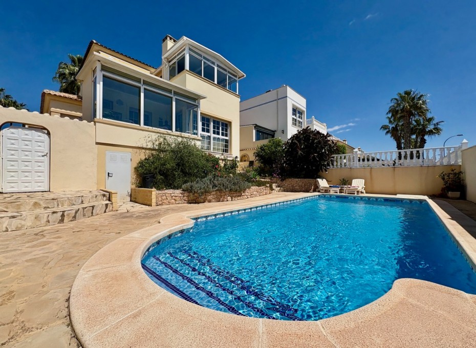 Resale - Villa -
Orihuela Costa - Villamartín