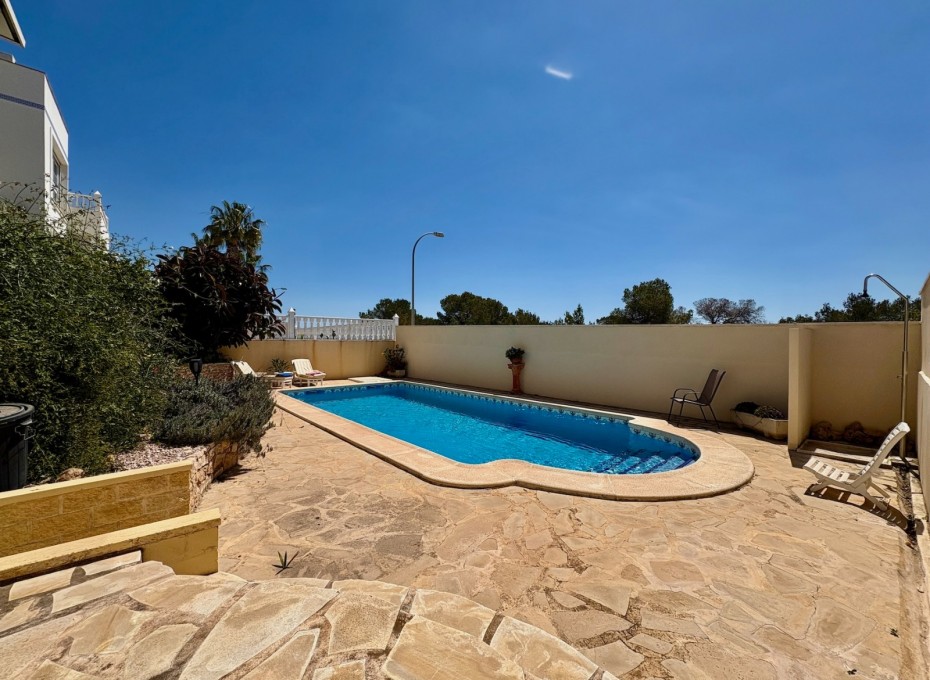 Resale - Villa -
Orihuela Costa - Villamartín