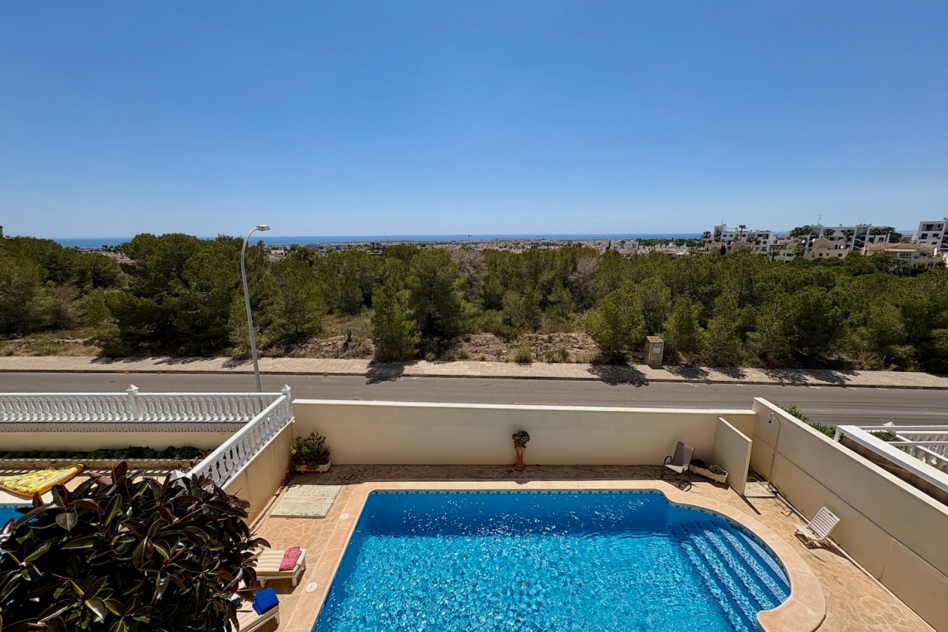 Resale - Villa -
Orihuela Costa - Villamartín