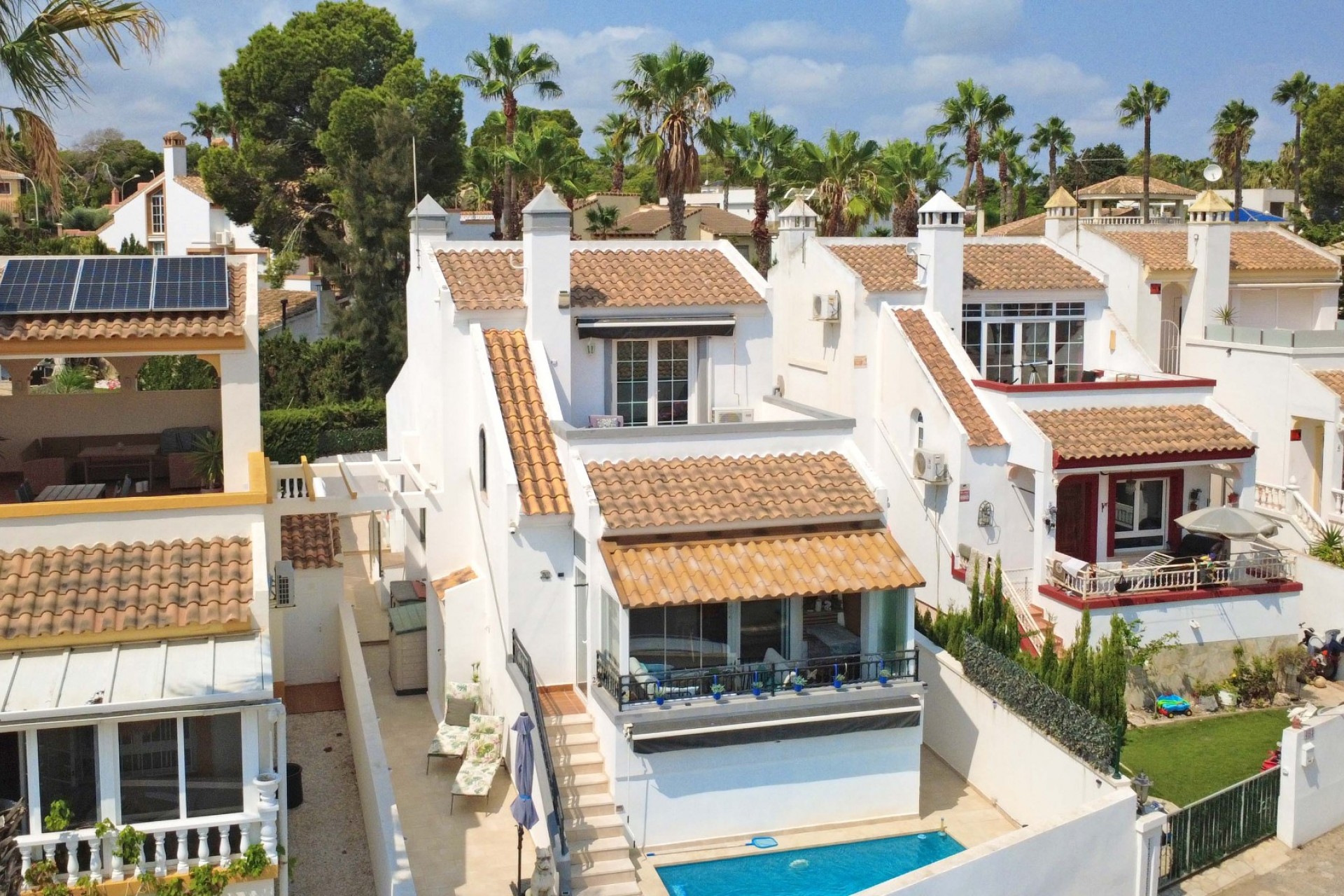 Resale - Villa -
Orihuela Costa - Villamartín