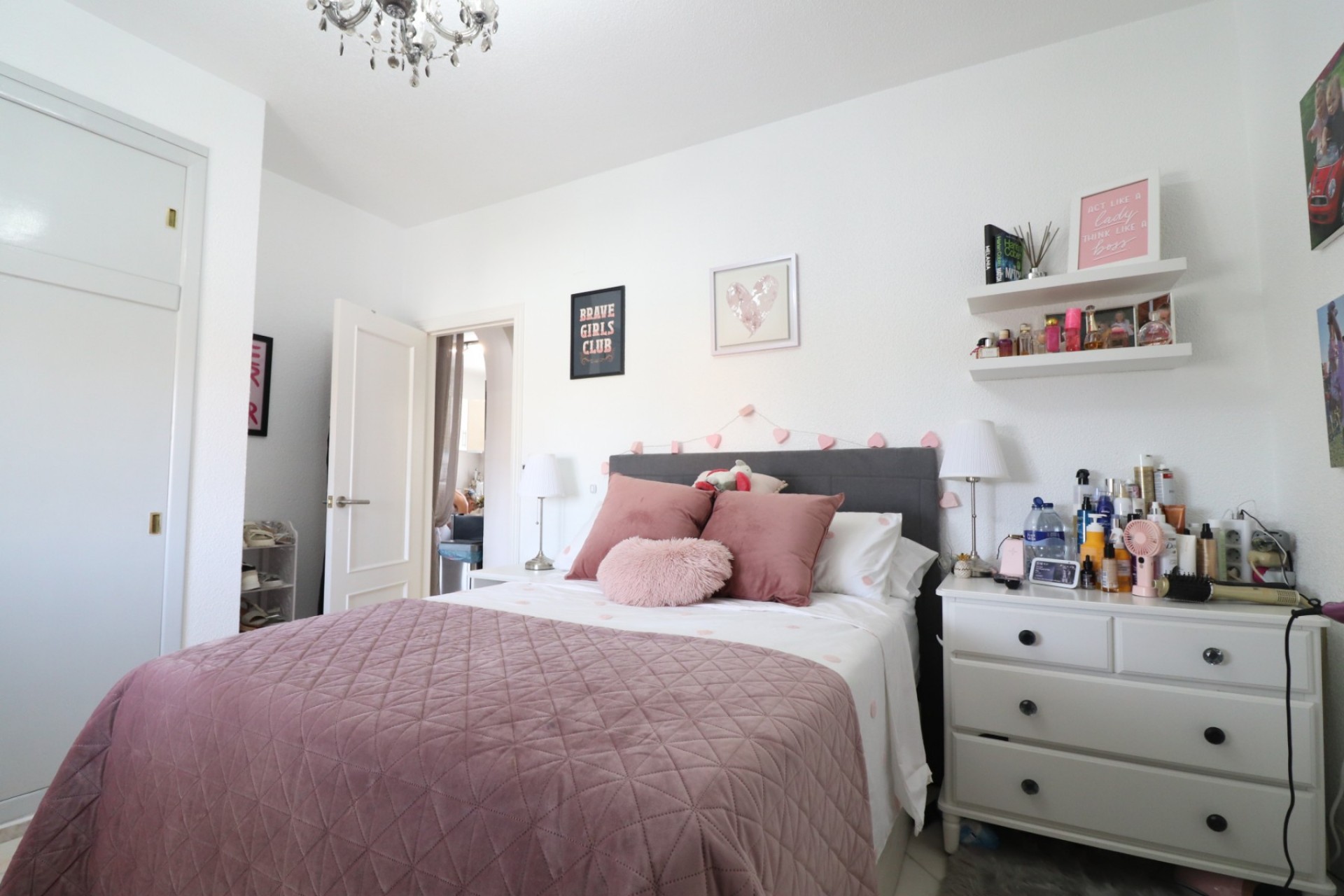 Resale - Villa -
Orihuela Costa - Villamartín