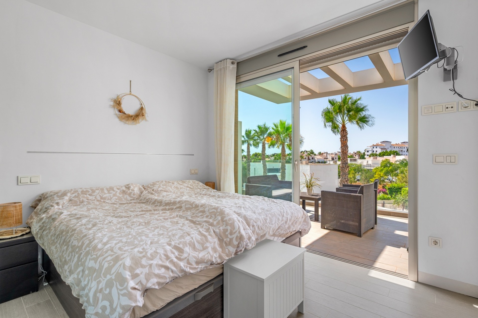 Resale - Villa -
Orihuela Costa - Villamartín