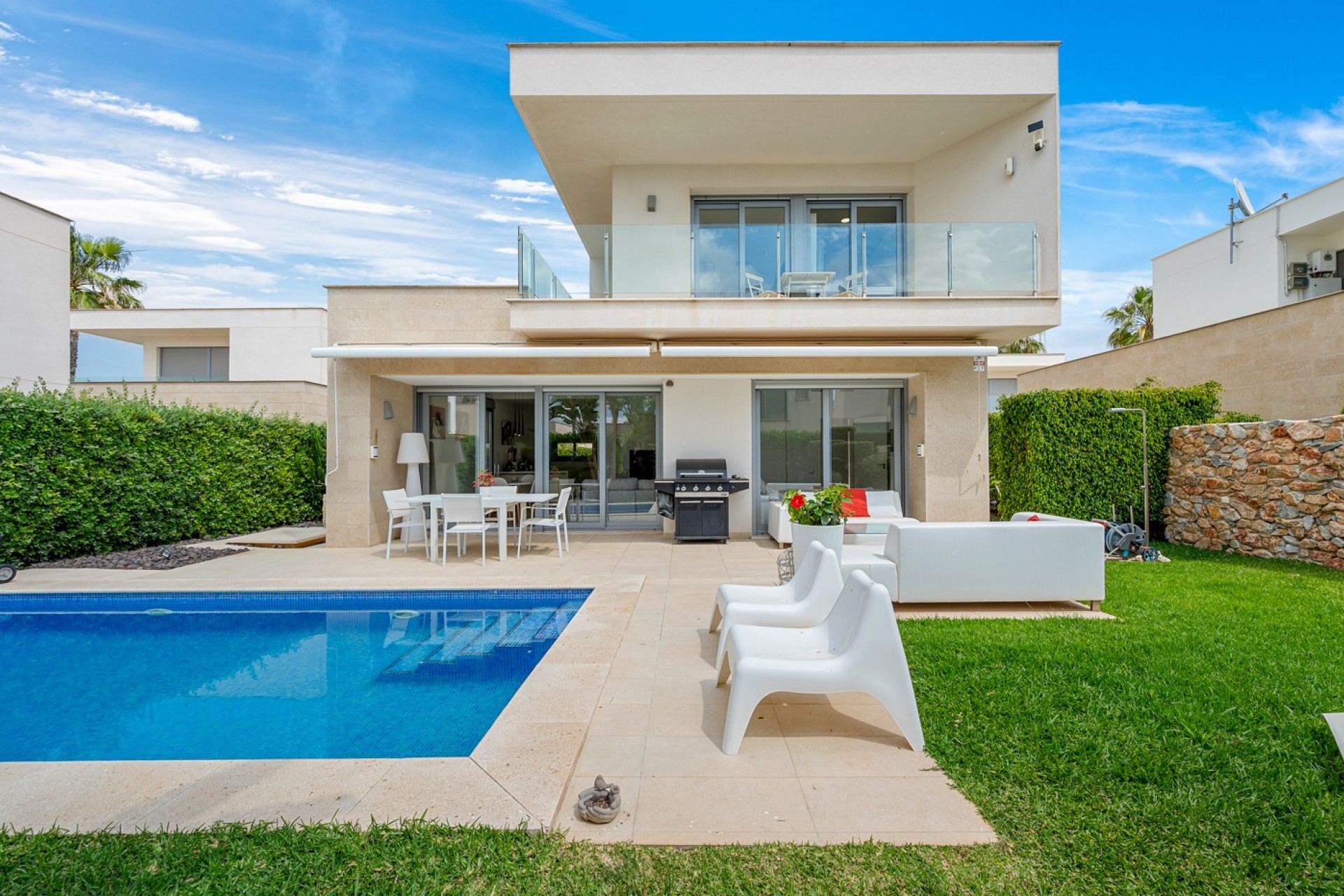 Resale - Villa -
Orihuela Costa - Vistabella