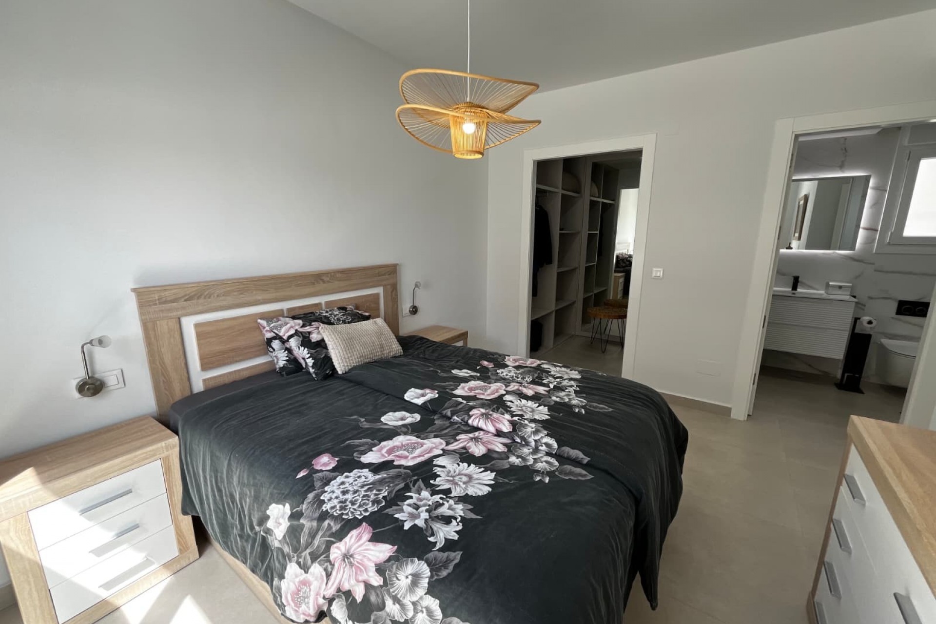 Resale - Villa -
Orihuela - Entre Naranjos Vistabella Golf