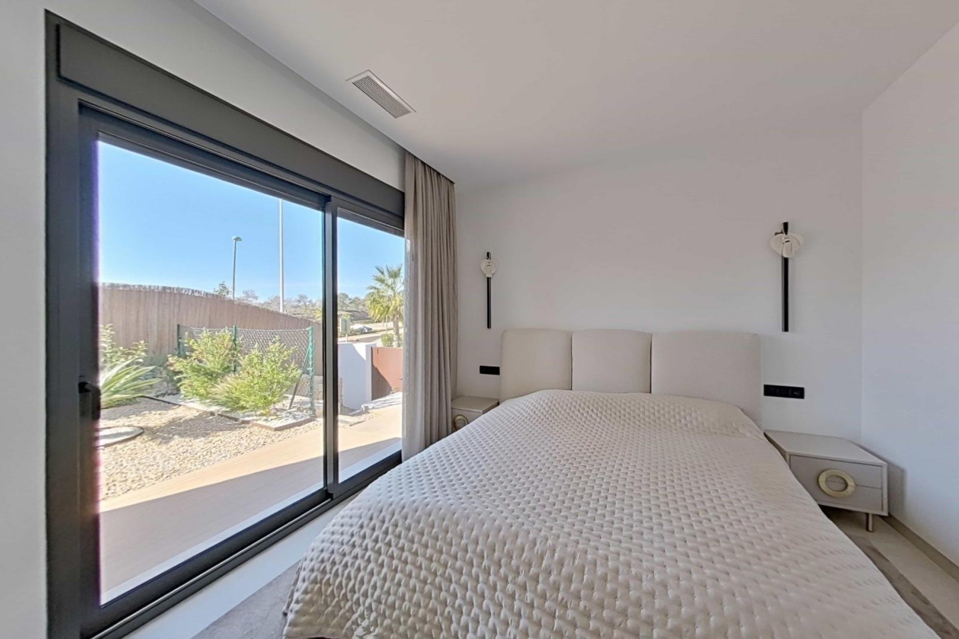 Resale - Villa -
Orihuela - Las Colinas Golf