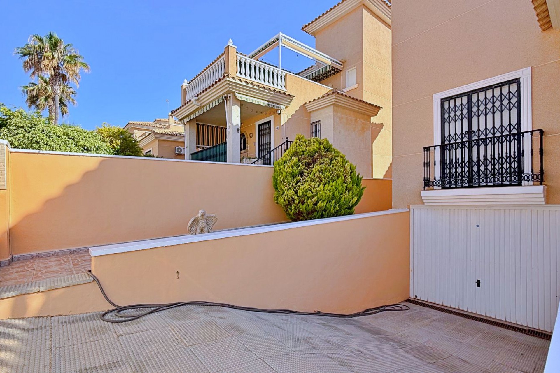 Resale - Villa -
Orihuela - Orihuela Costa