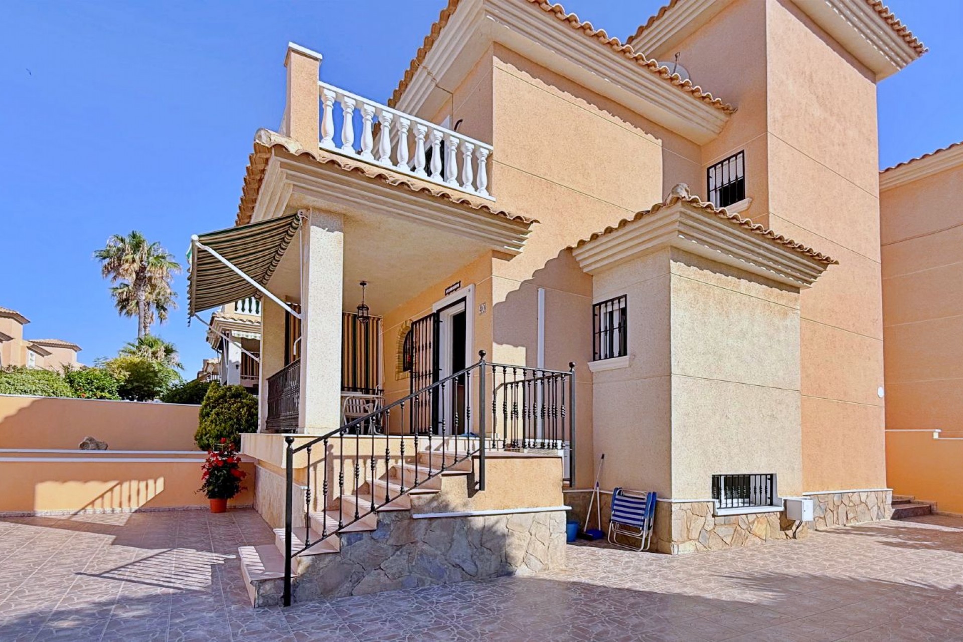 Resale - Villa -
Orihuela - Orihuela Costa