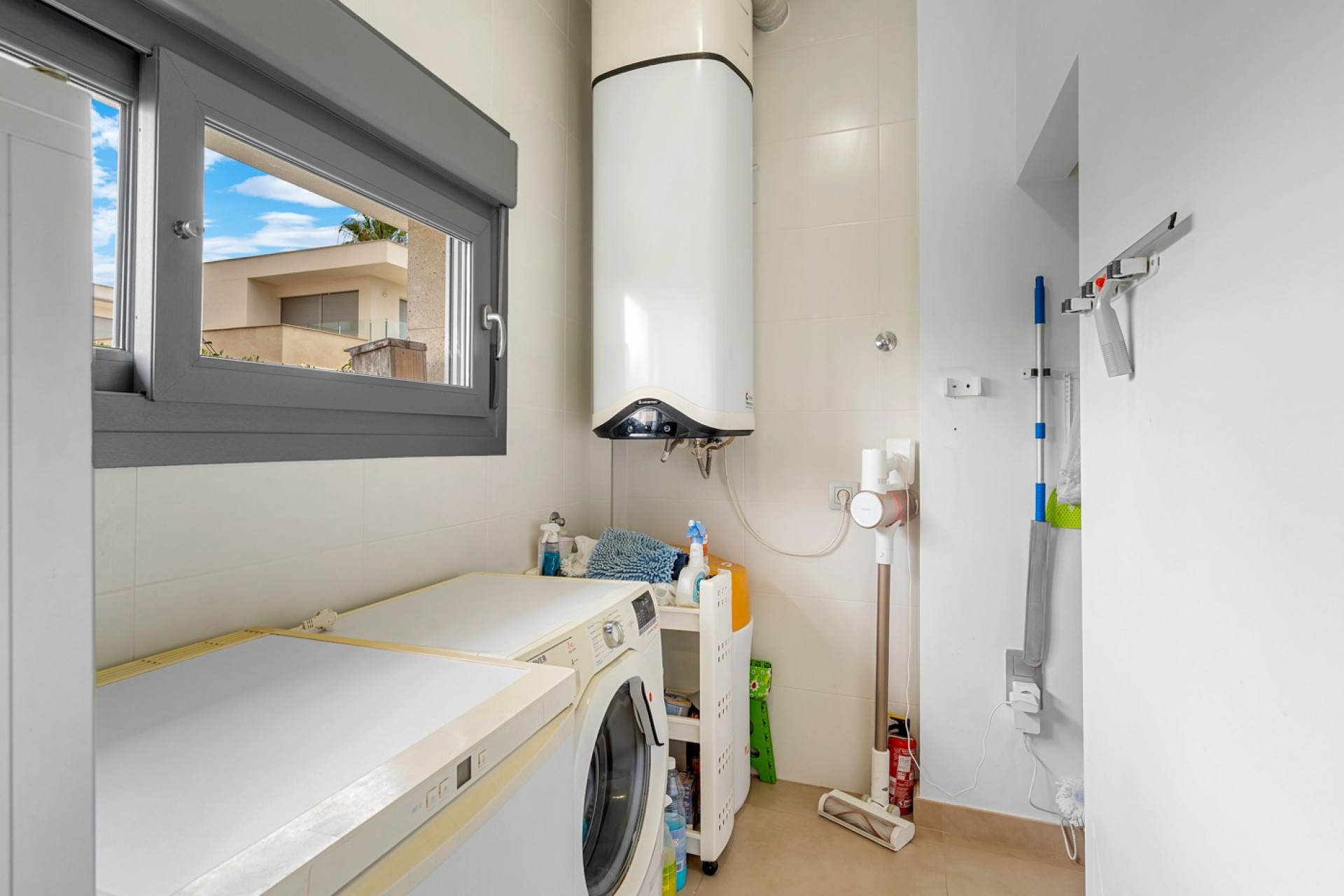 Resale - Villa -
Orihuela - Vistabella