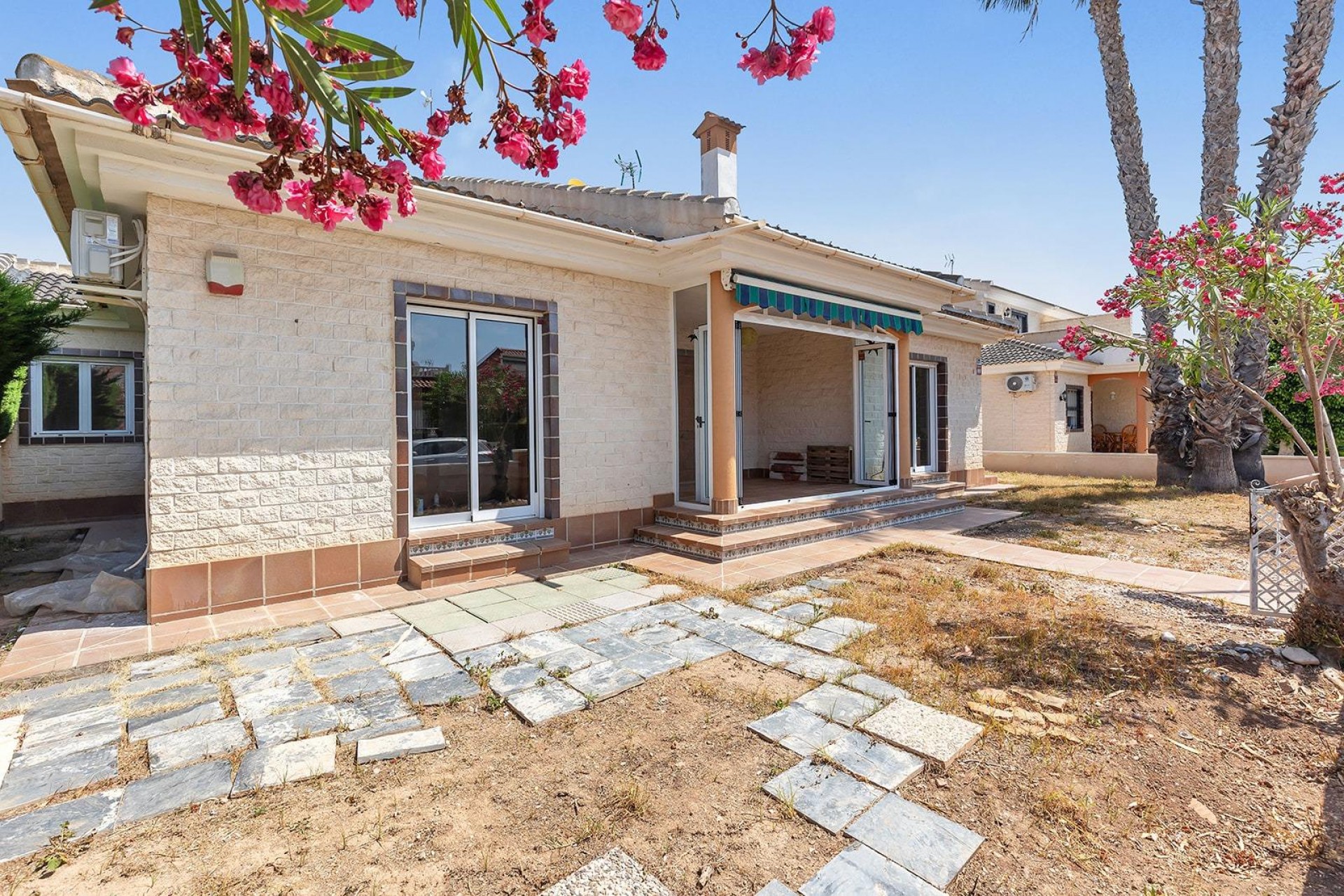 Resale - Villa -
Pilar de la Horadada - La Torre de la Horadada