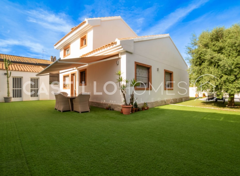 Resale - Villa -
Pilar de la Horadada - Torre de la Horadada