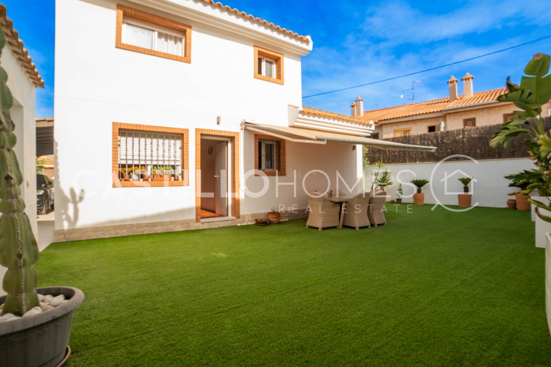 Resale - Villa -
Pilar de la Horadada - Torre de la Horadada