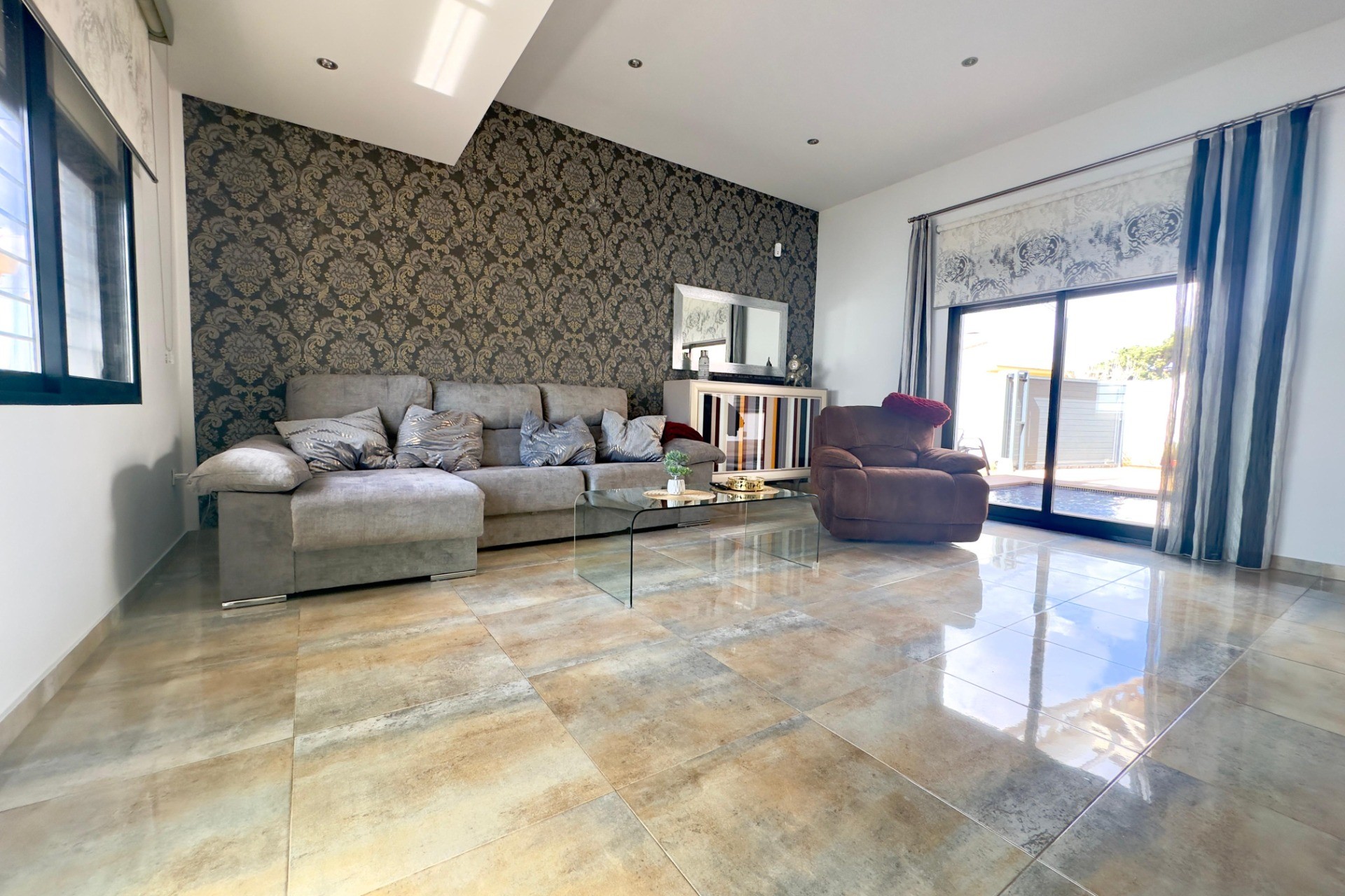 Resale - Villa -
Pilar de la Horadada - Torre de la Horadada