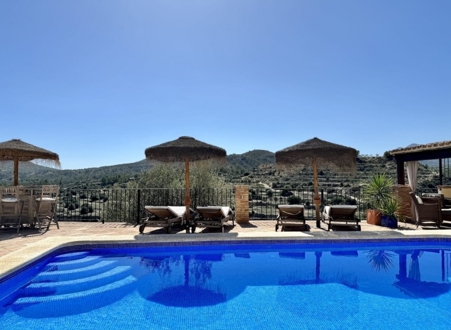 Resale - Villa -
Relleu