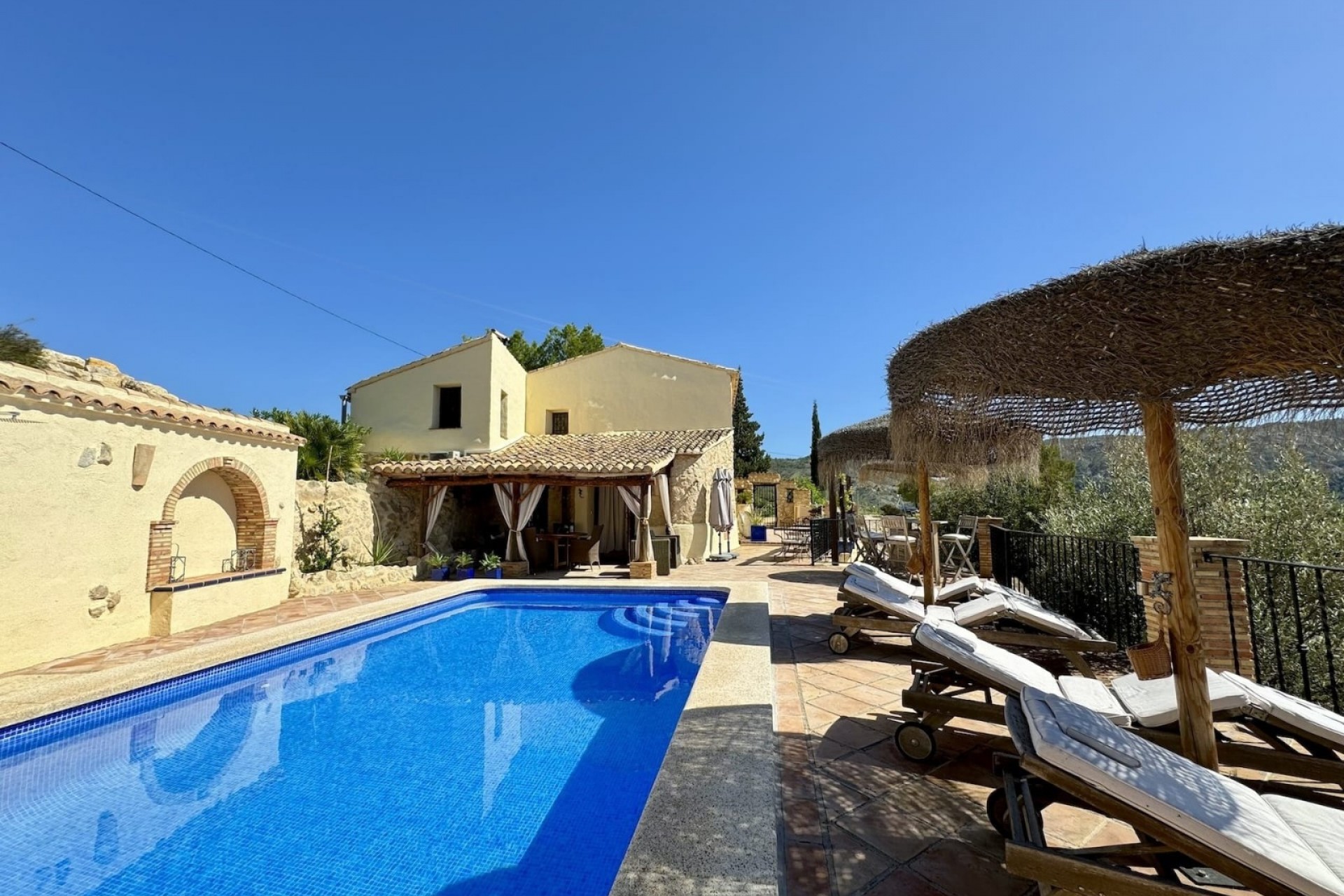 Resale - Villa -
Relleu