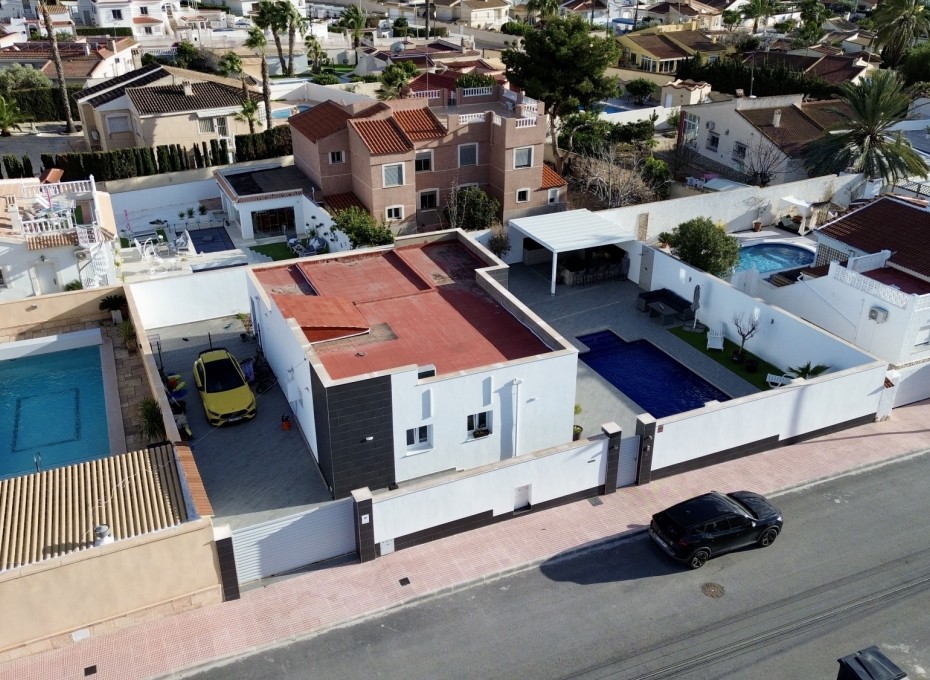 Resale - Villa -
Rojales - Ciudad Quesada