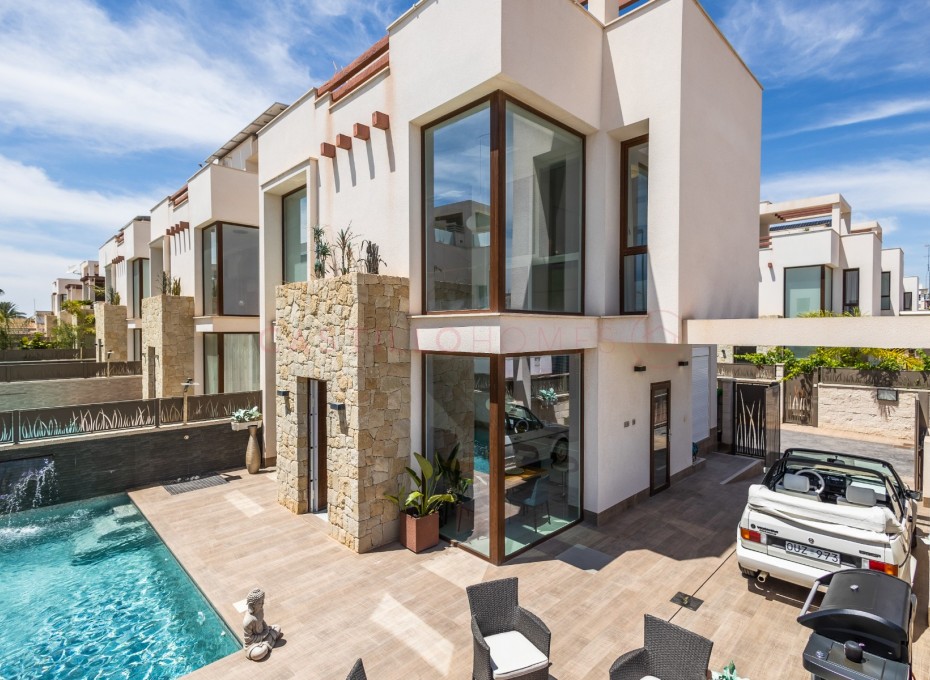 Resale - Villa -
Rojales - Ciudad Quesada
