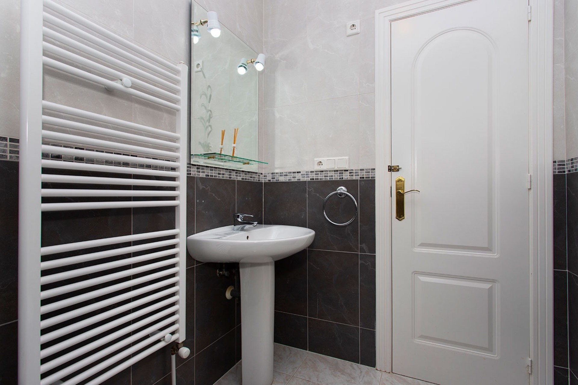 Resale - Villa -
Rojales - Pueblo