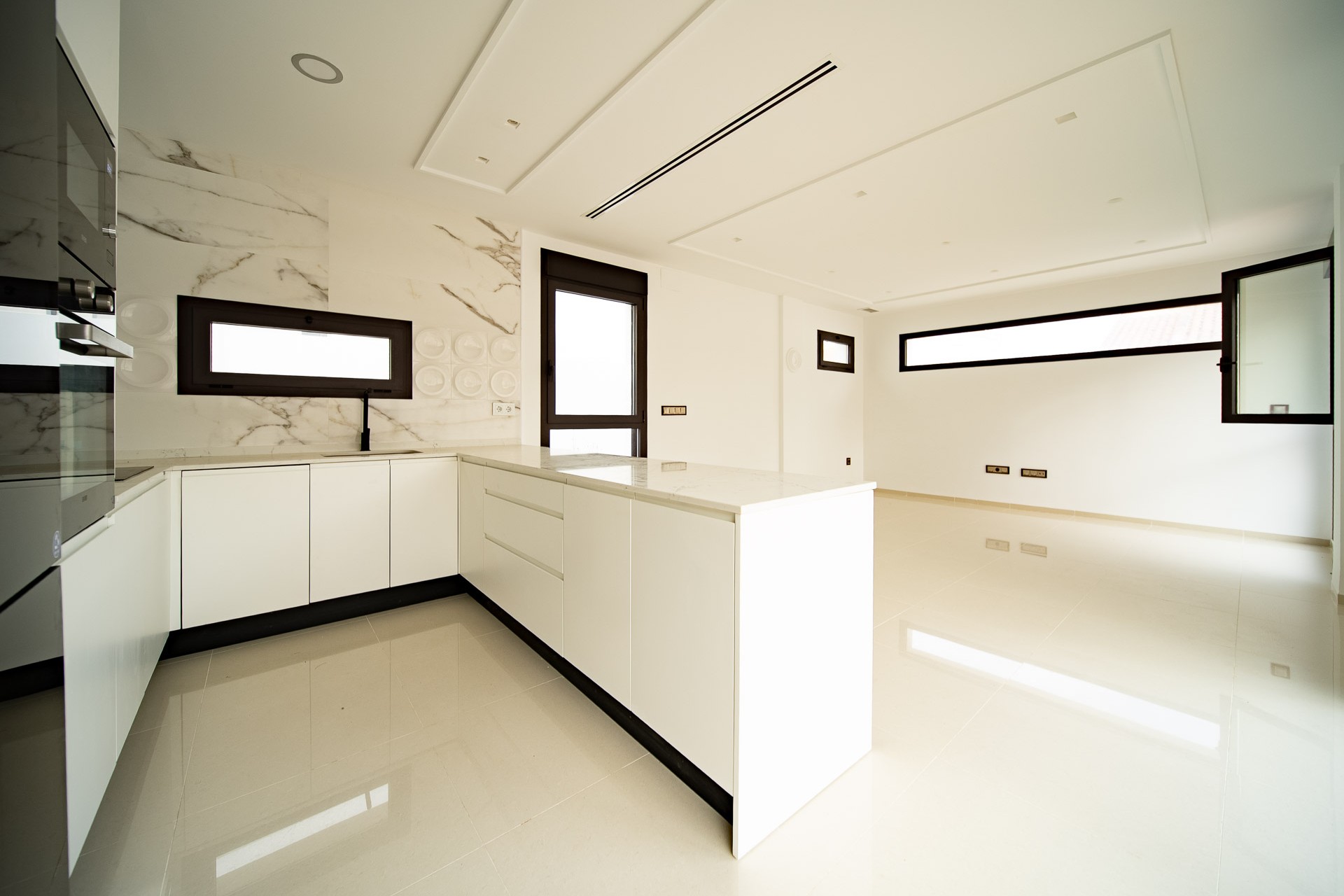 Resale - Villa -
Rojales