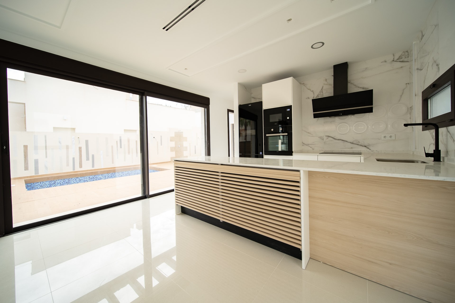 Resale - Villa -
Rojales